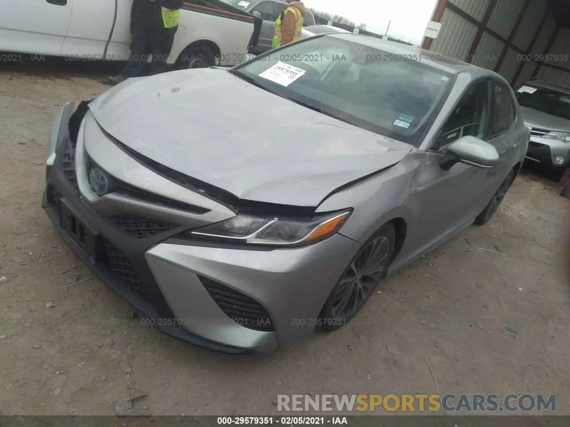 2 Photograph of a damaged car 4T1J31AK8LU532560 TOYOTA CAMRY 2020