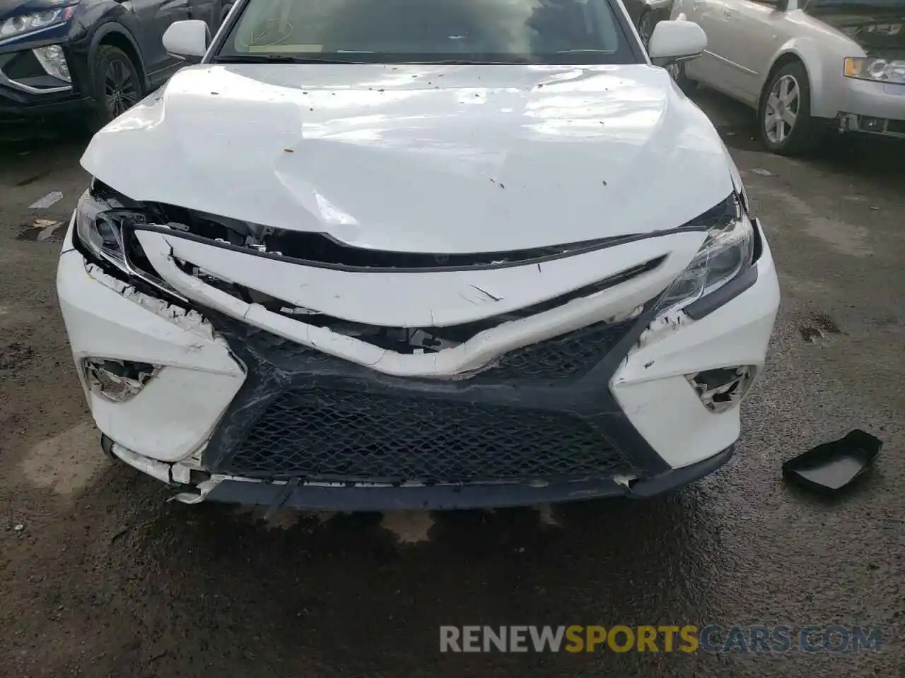 9 Photograph of a damaged car 4T1J31AK8LU535894 TOYOTA CAMRY 2020