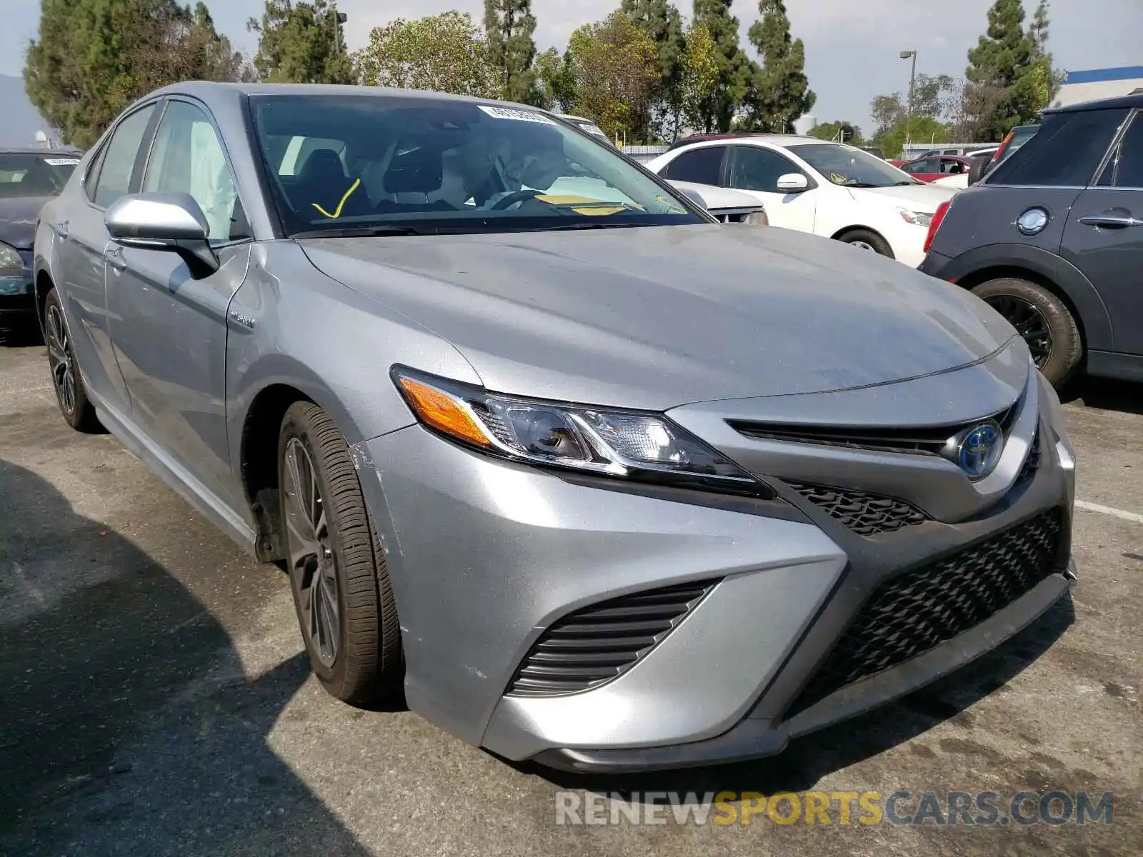 1 Photograph of a damaged car 4T1J31AK8LU536317 TOYOTA CAMRY 2020