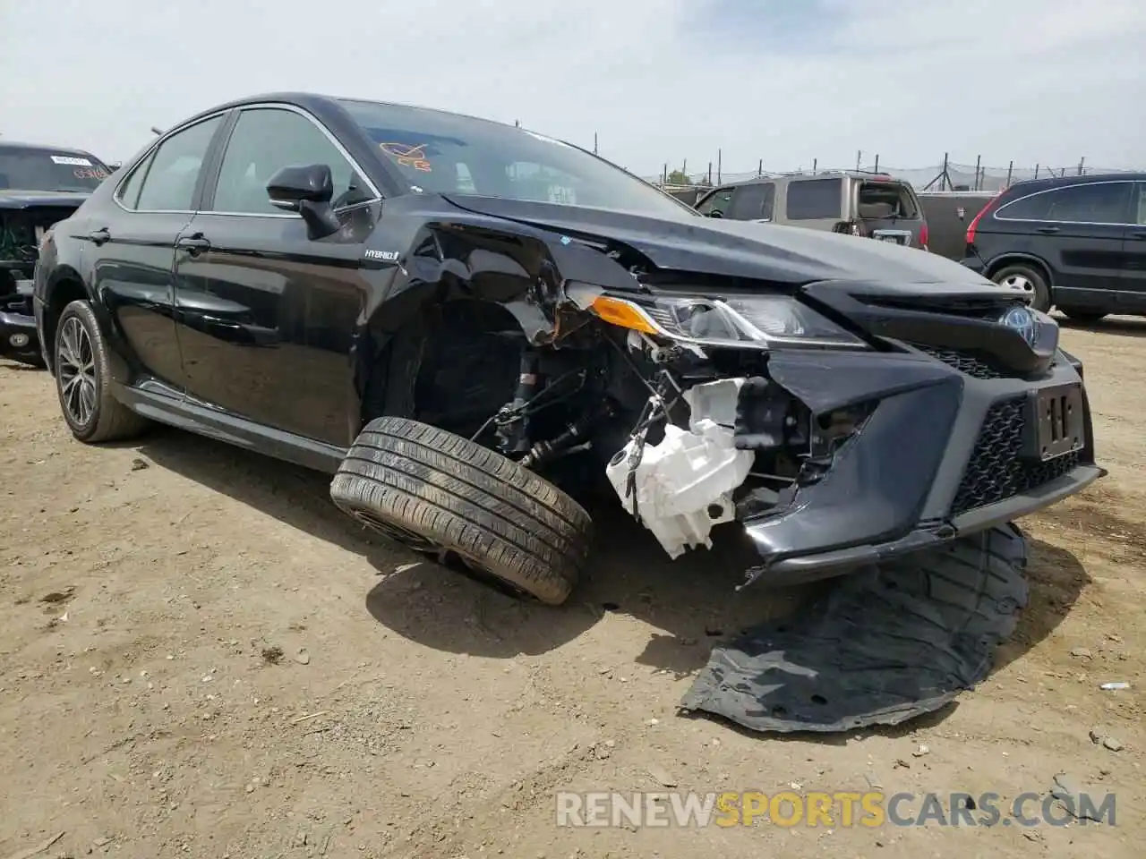 1 Photograph of a damaged car 4T1J31AK8LU542988 TOYOTA CAMRY 2020