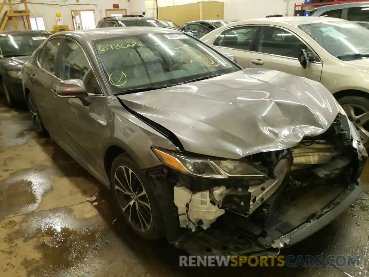 1 Photograph of a damaged car 4T1J31AK9LU014912 TOYOTA CAMRY 2020