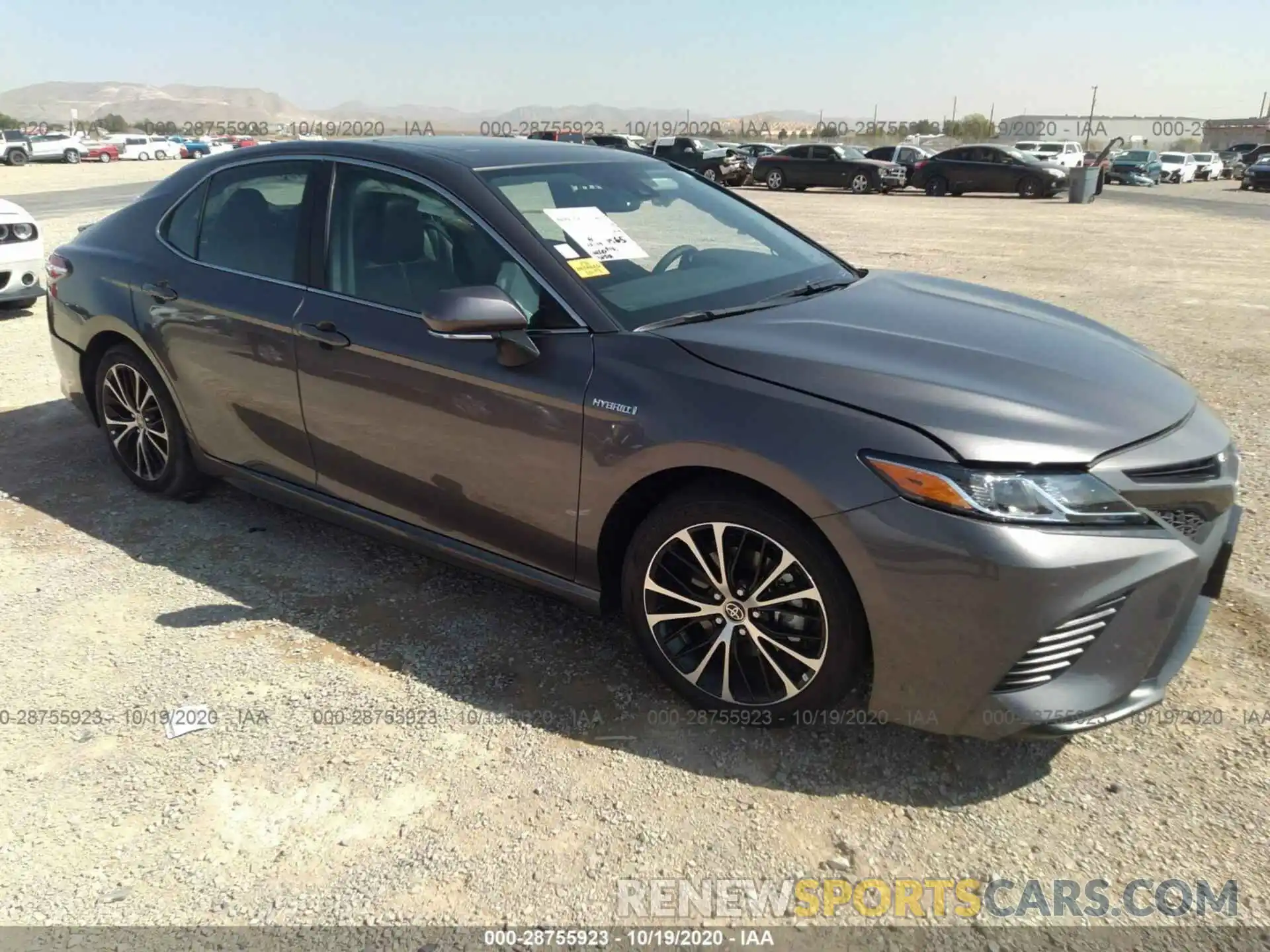 1 Photograph of a damaged car 4T1J31AK9LU015087 TOYOTA CAMRY 2020