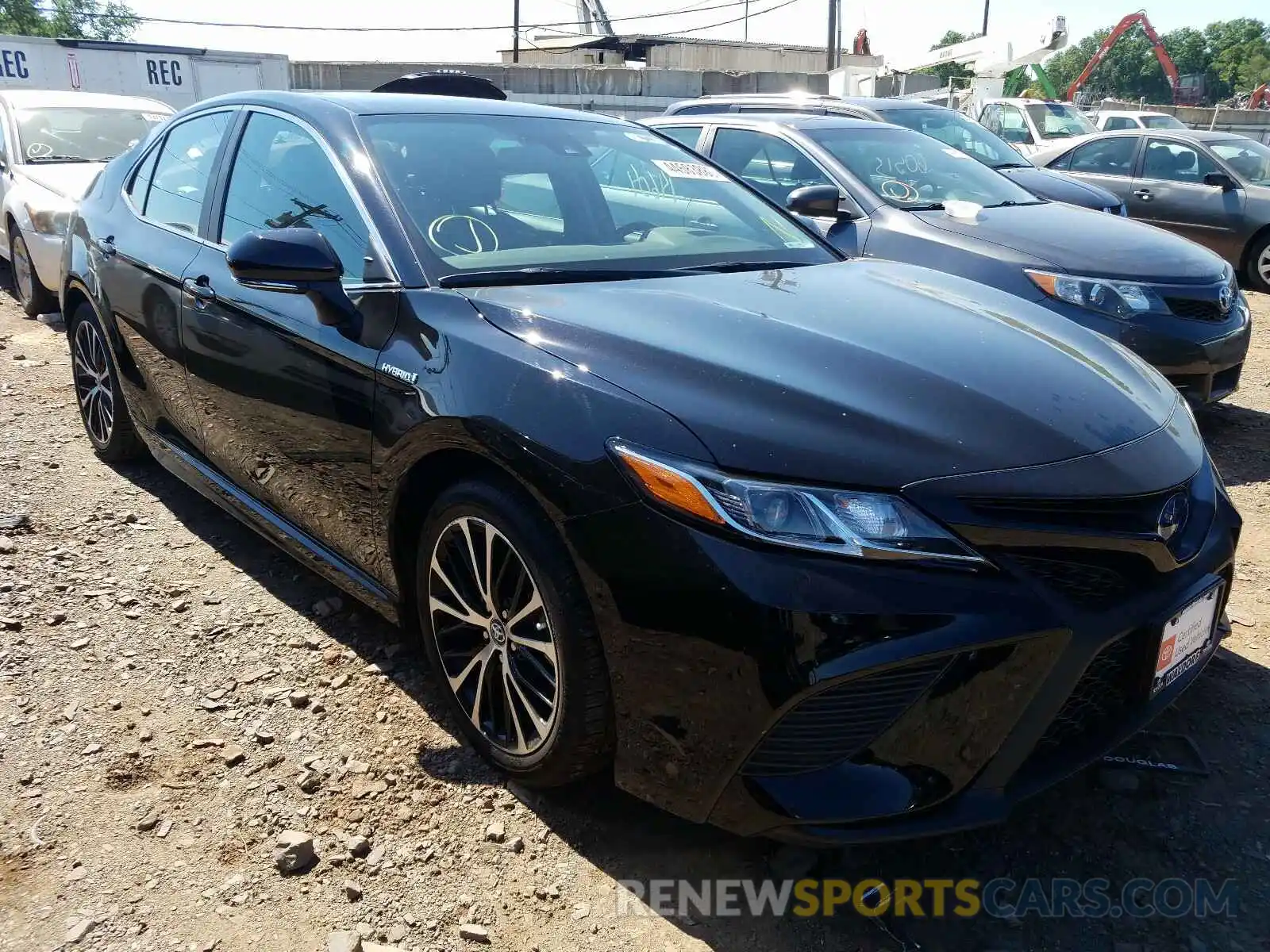 1 Photograph of a damaged car 4T1J31AK9LU519753 TOYOTA CAMRY 2020