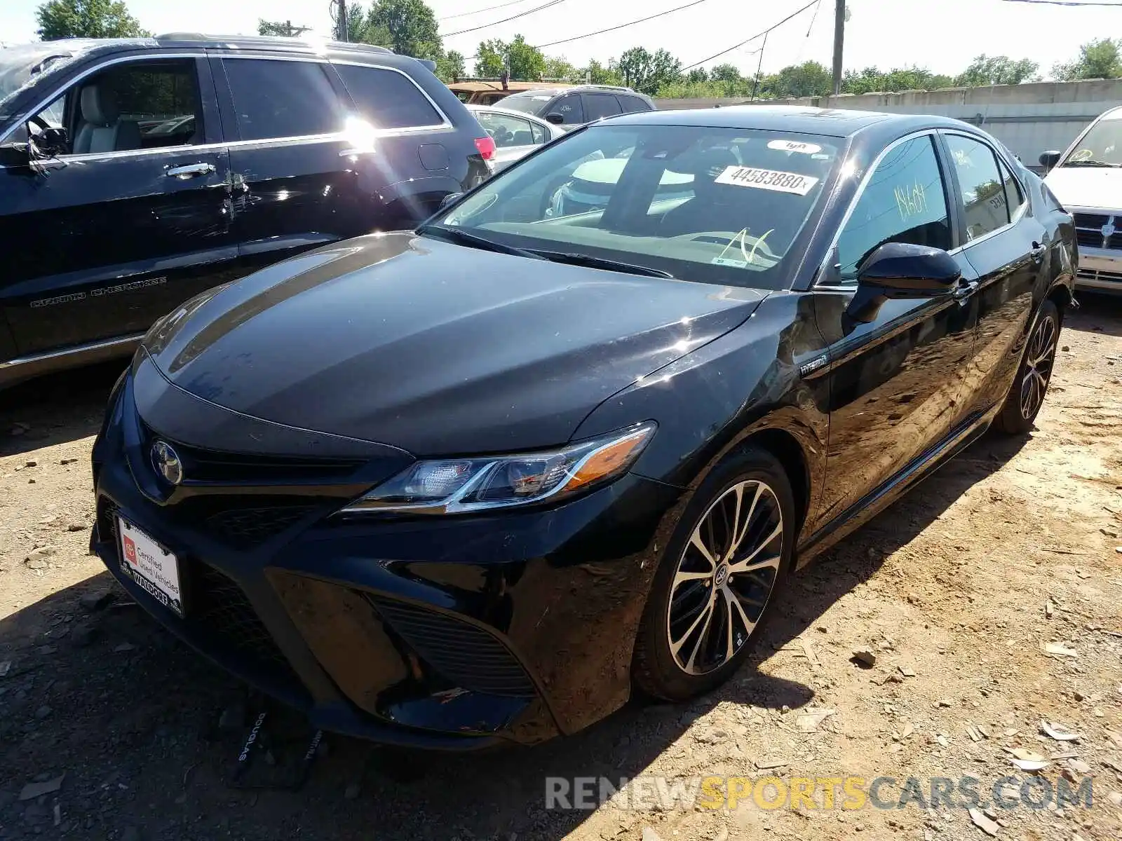 2 Photograph of a damaged car 4T1J31AK9LU519753 TOYOTA CAMRY 2020