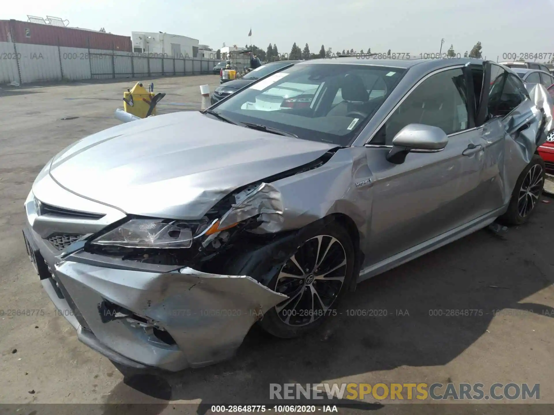 2 Photograph of a damaged car 4T1J31AK9LU523186 TOYOTA CAMRY 2020