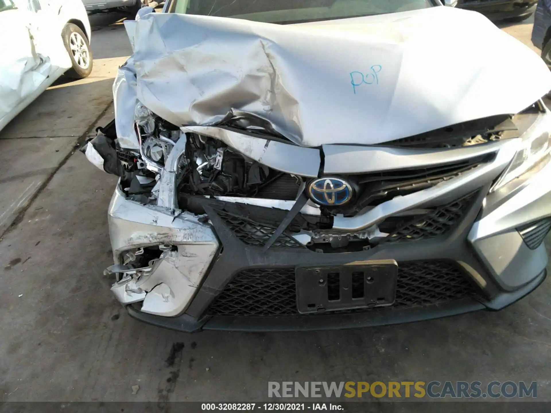 6 Photograph of a damaged car 4T1J31AK9LU523866 TOYOTA CAMRY 2020