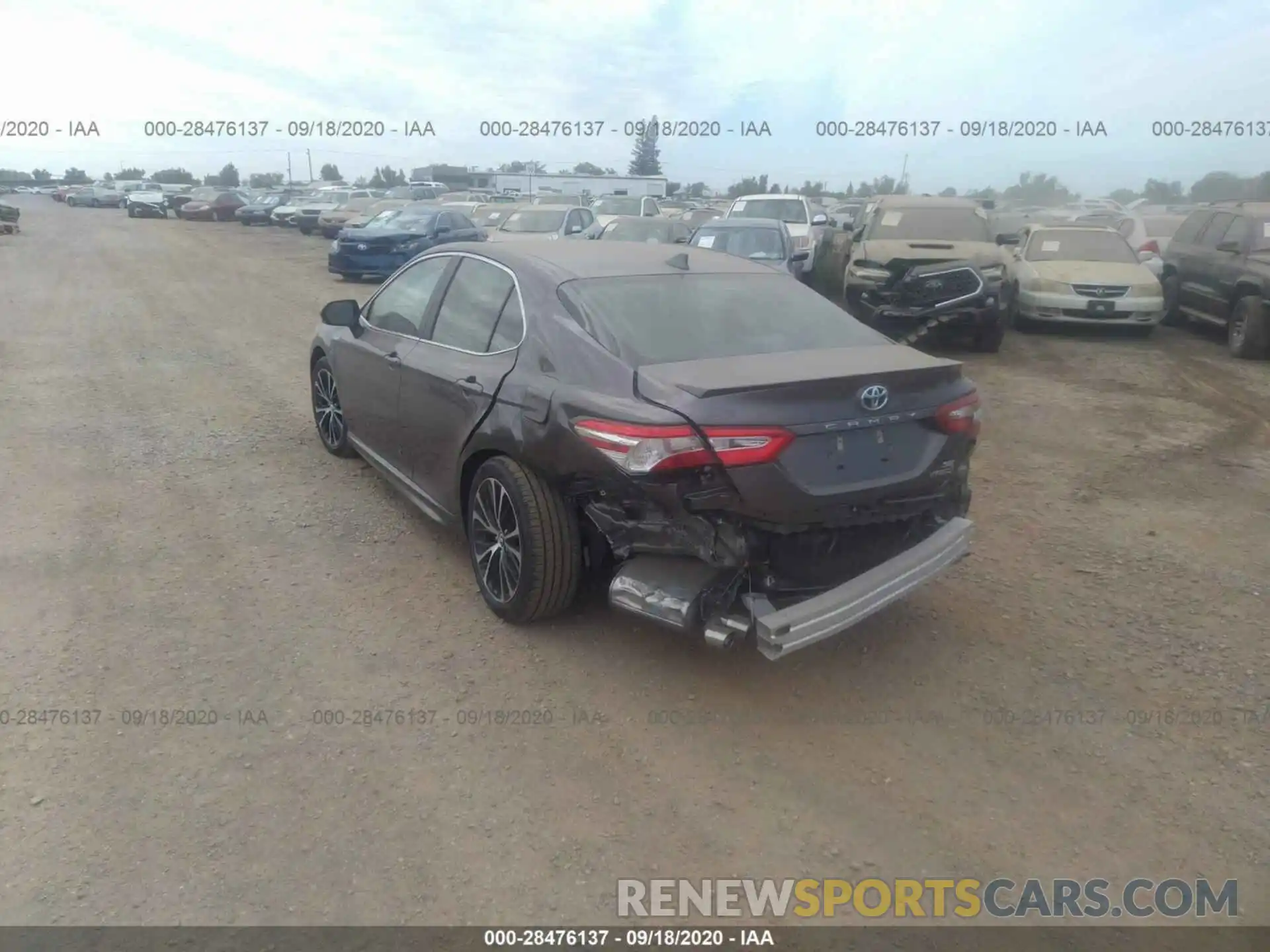 3 Photograph of a damaged car 4T1J31AK9LU528310 TOYOTA CAMRY 2020