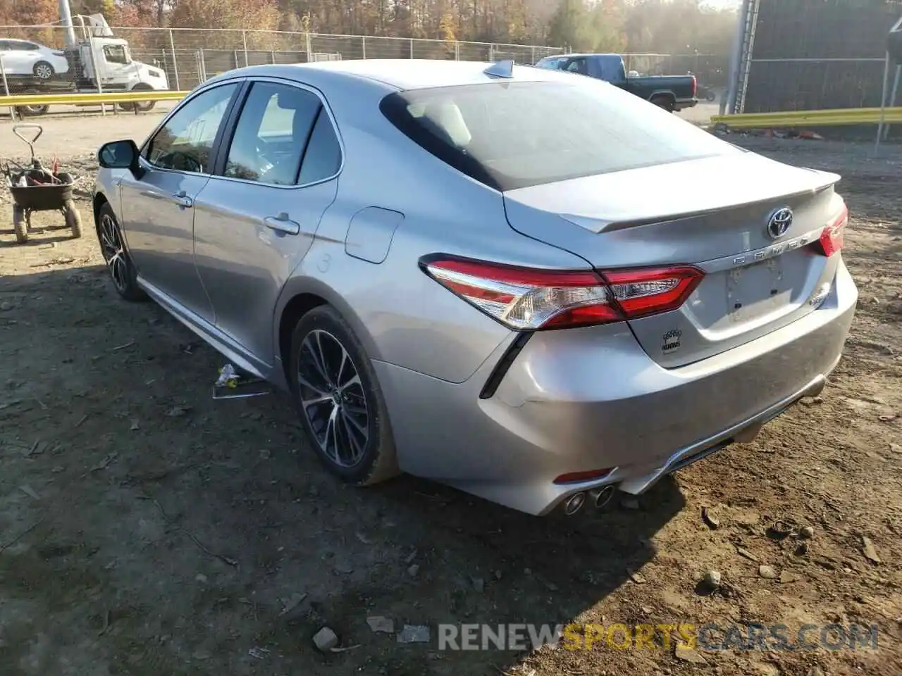 3 Photograph of a damaged car 4T1J31AK9LU538691 TOYOTA CAMRY 2020