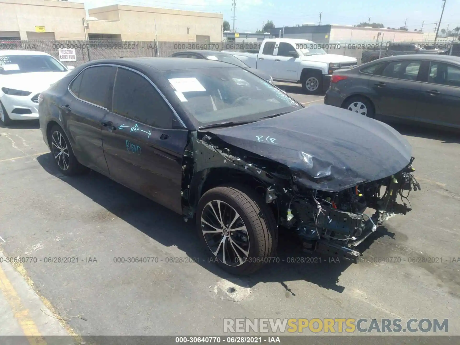 1 Photograph of a damaged car 4T1J31AK9LU542319 TOYOTA CAMRY 2020