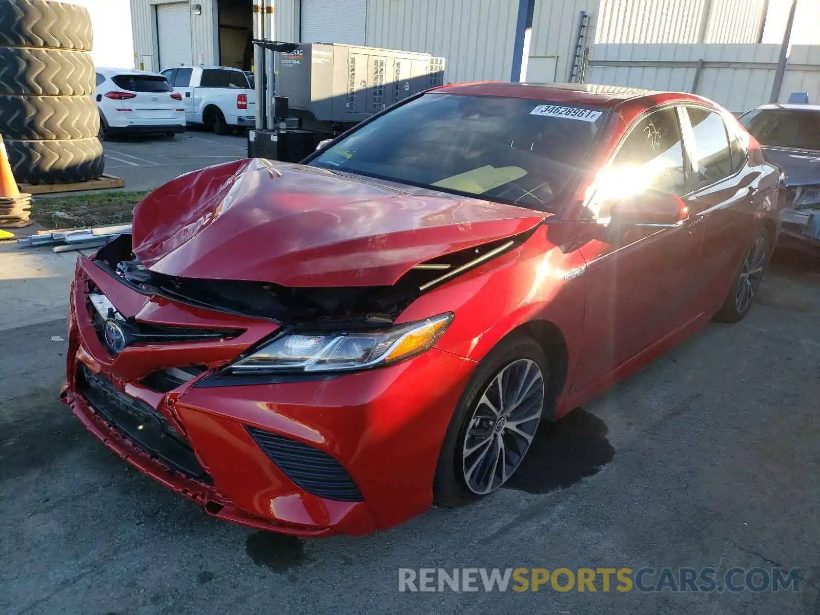 2 Photograph of a damaged car 4T1J31AKXLU015048 TOYOTA CAMRY 2020