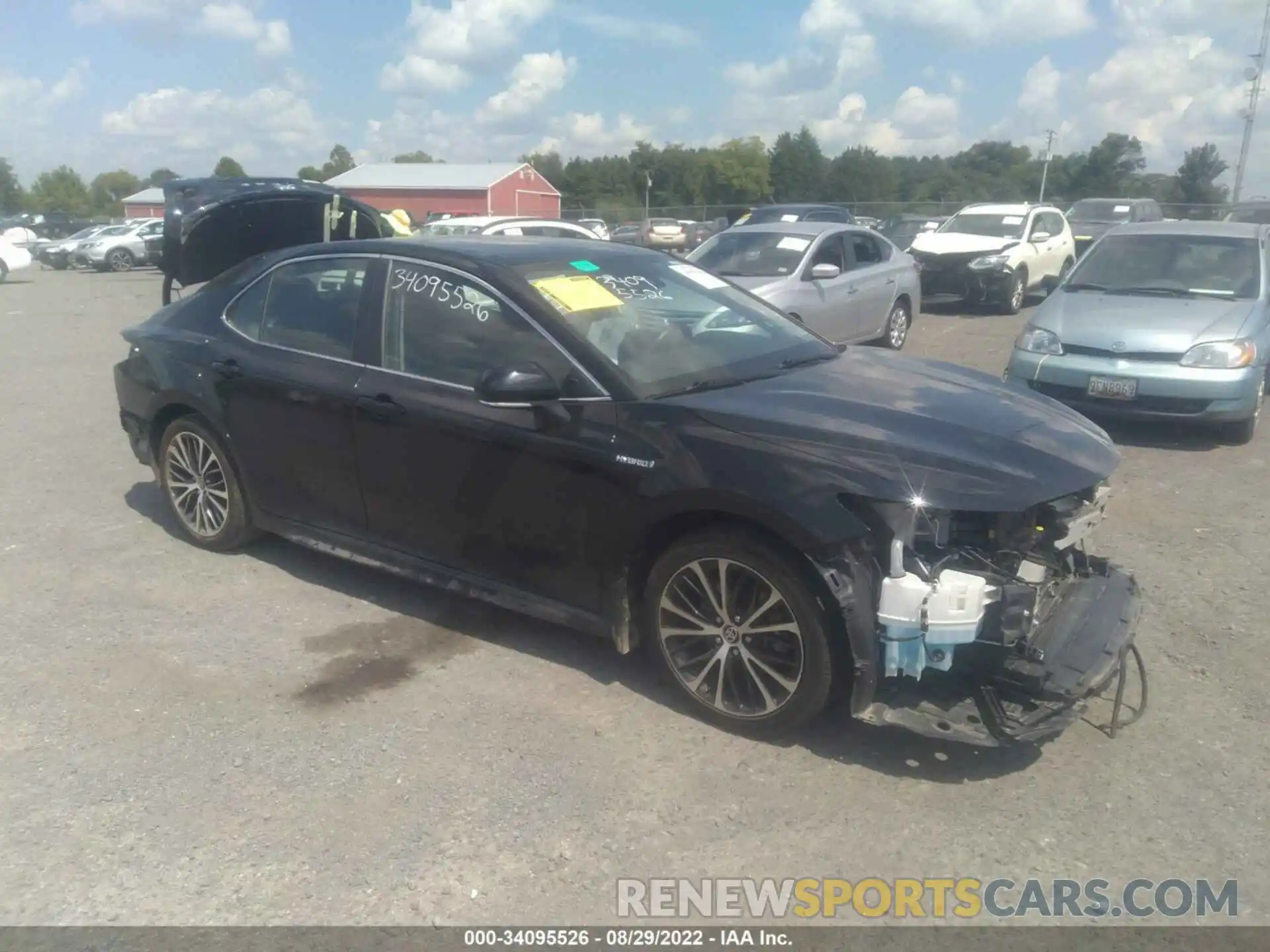 1 Photograph of a damaged car 4T1J31AKXLU017009 TOYOTA CAMRY 2020