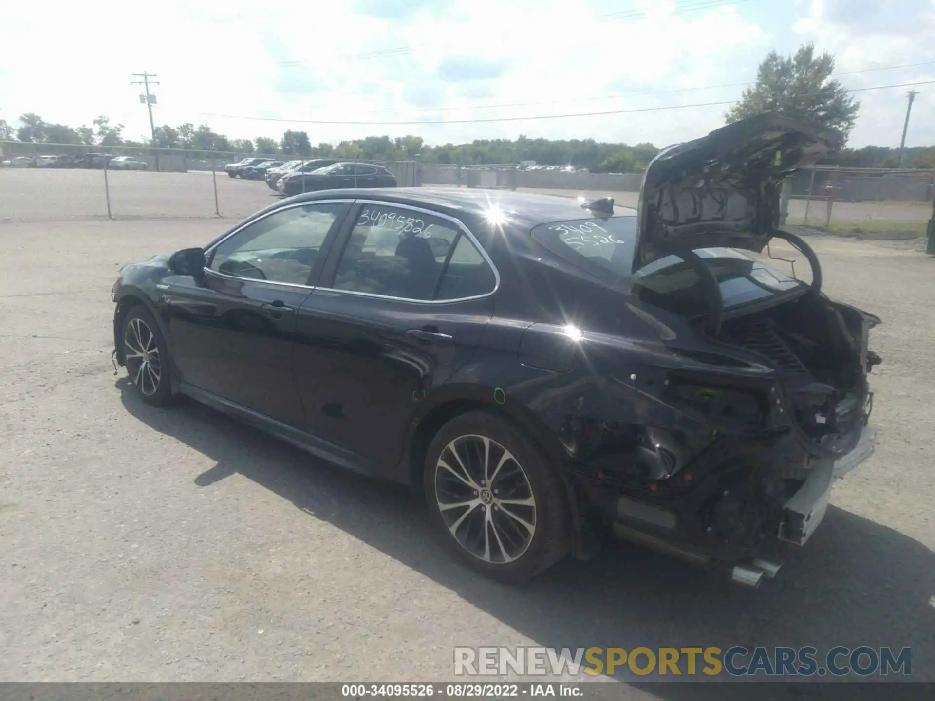 3 Photograph of a damaged car 4T1J31AKXLU017009 TOYOTA CAMRY 2020