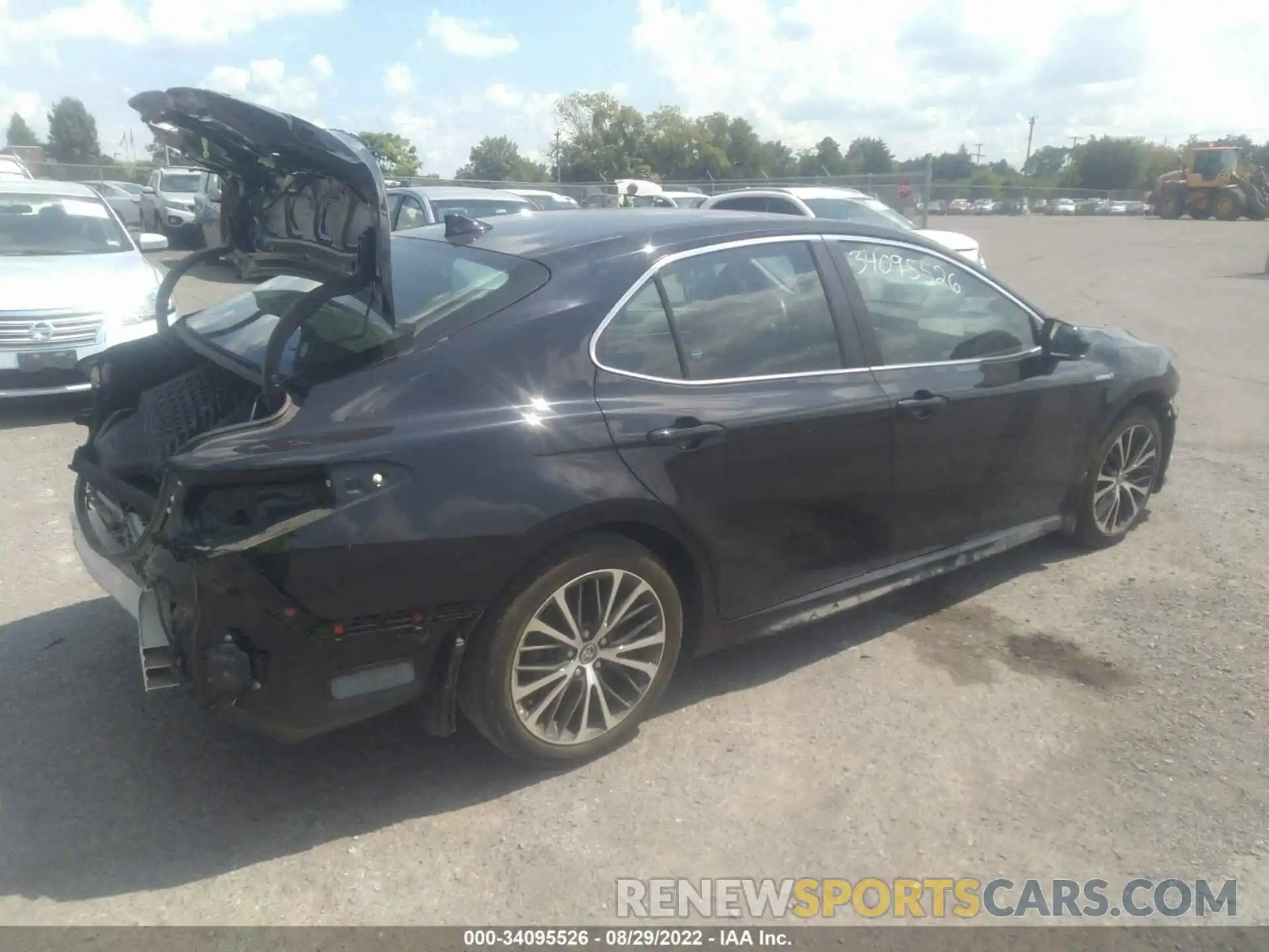 4 Photograph of a damaged car 4T1J31AKXLU017009 TOYOTA CAMRY 2020