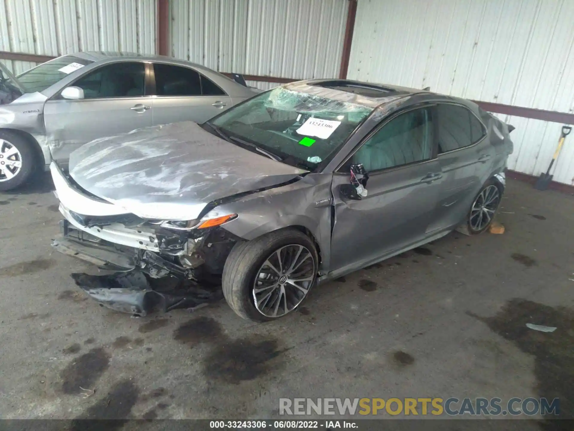 2 Photograph of a damaged car 4T1J31AKXLU526193 TOYOTA CAMRY 2020