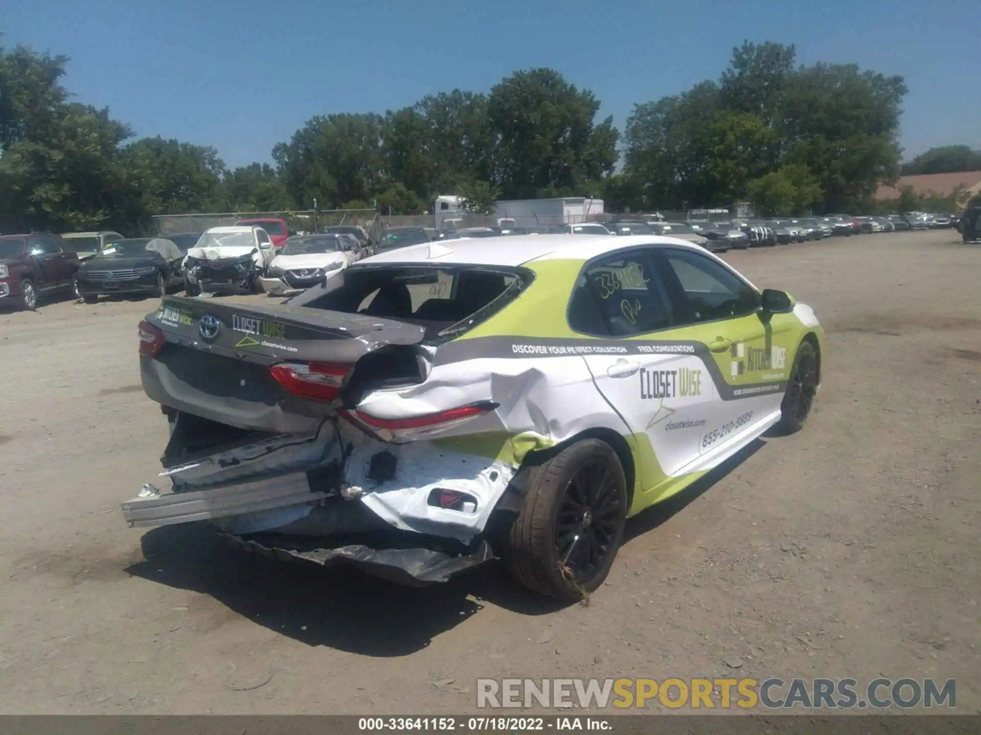 4 Photograph of a damaged car 4T1J31AKXLU539624 TOYOTA CAMRY 2020