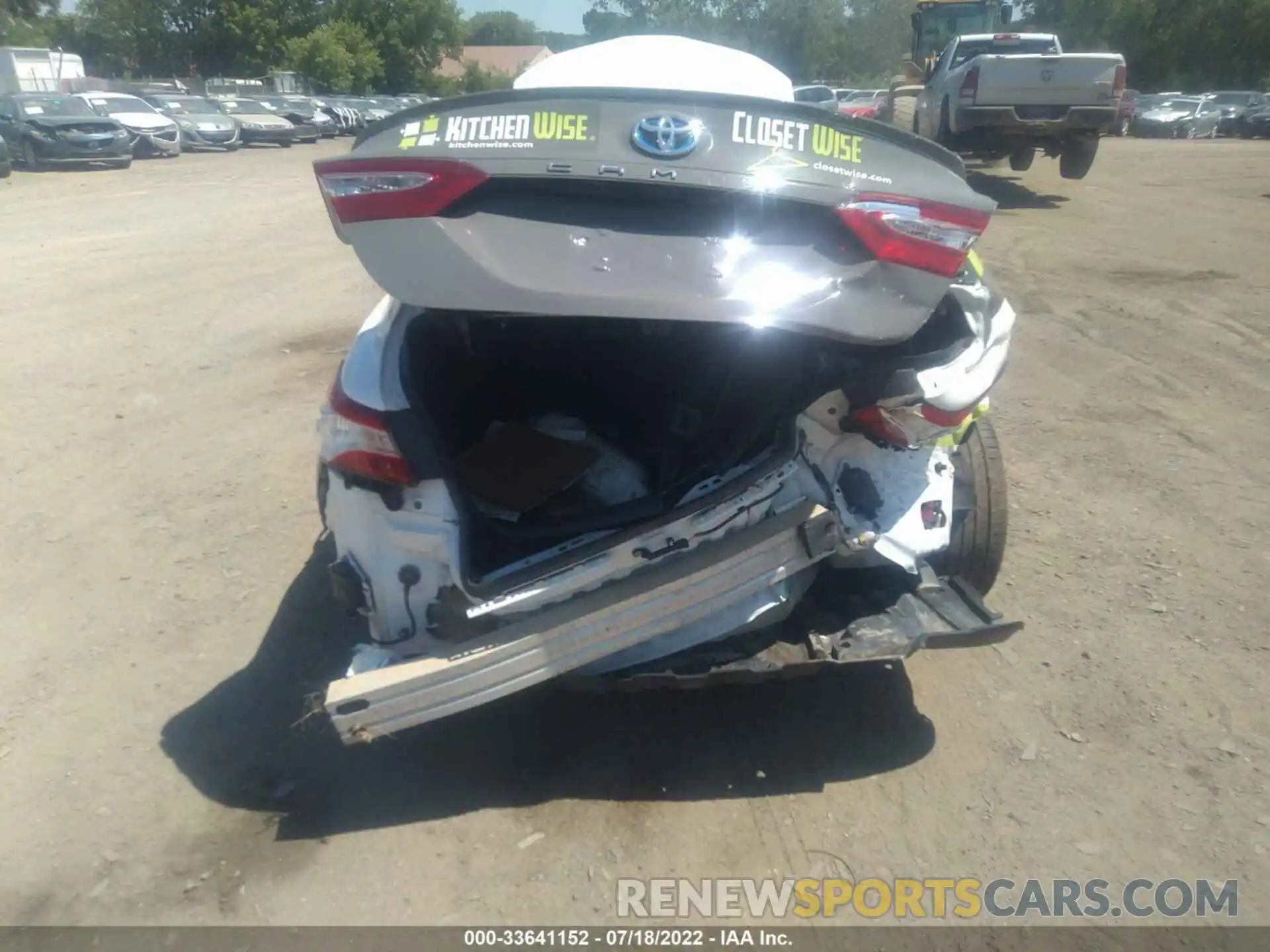 6 Photograph of a damaged car 4T1J31AKXLU539624 TOYOTA CAMRY 2020