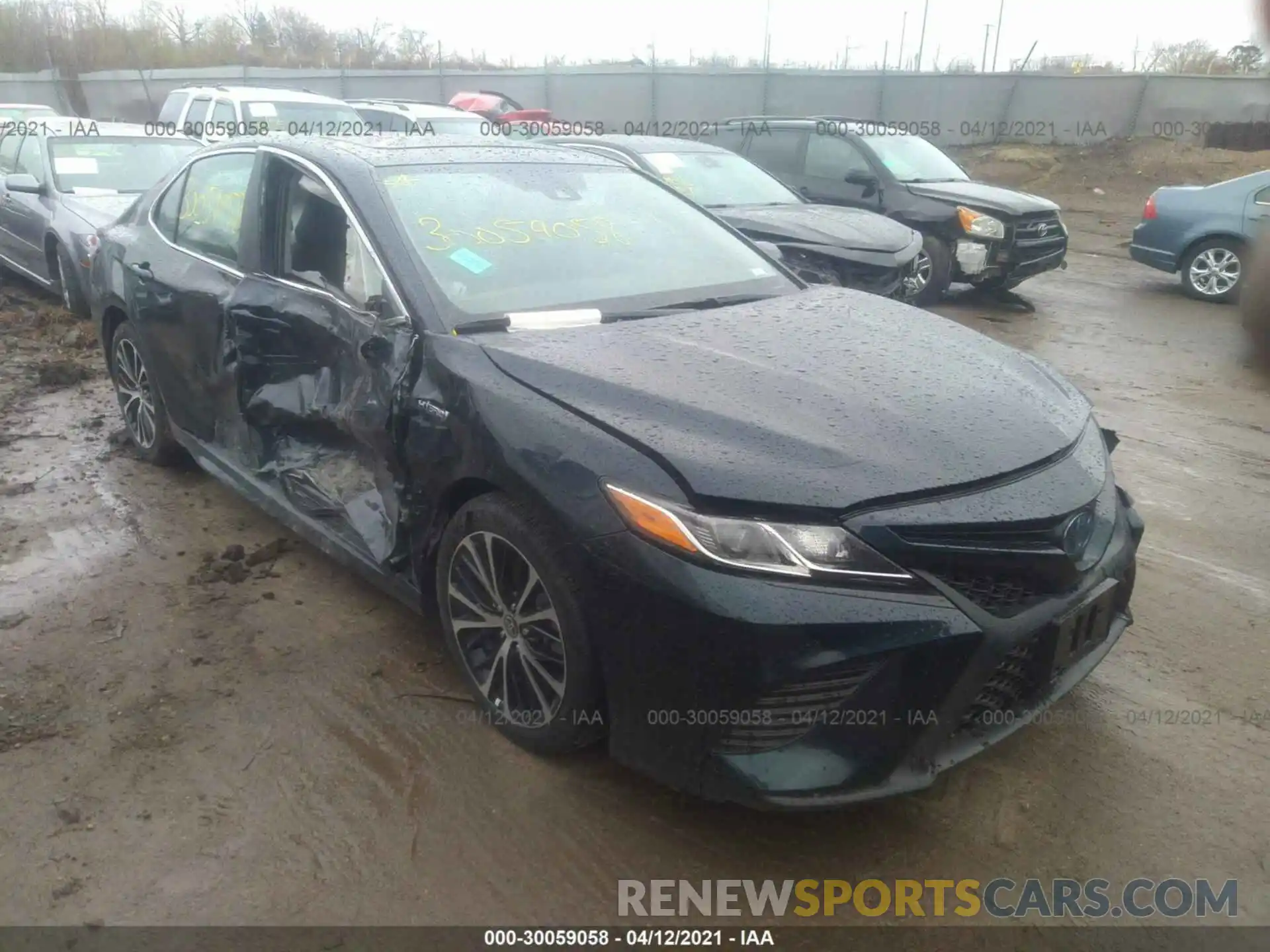 1 Photograph of a damaged car 4T1J31AKXLU541714 TOYOTA CAMRY 2020