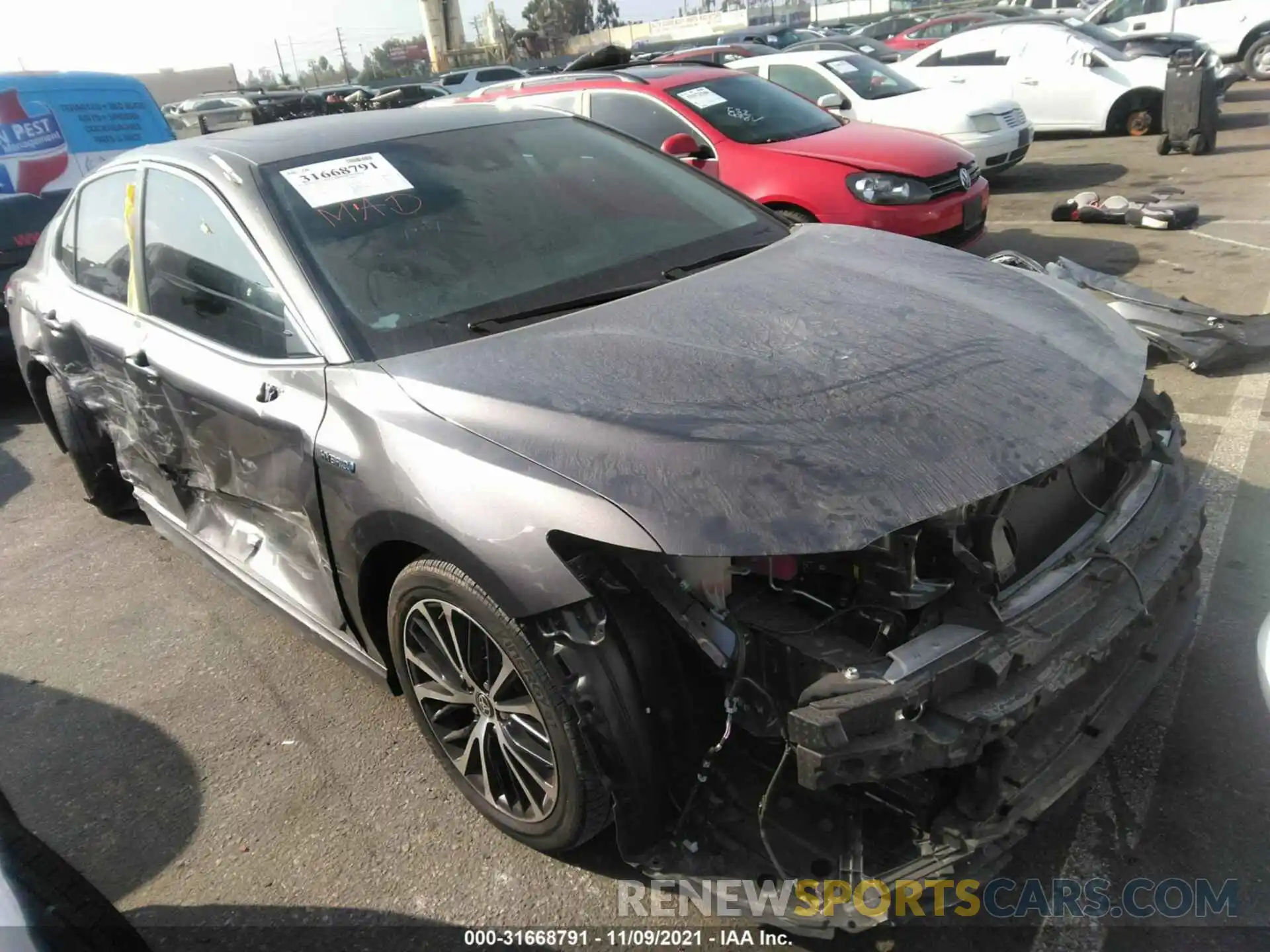 1 Photograph of a damaged car 4T1J31AKXLU542507 TOYOTA CAMRY 2020