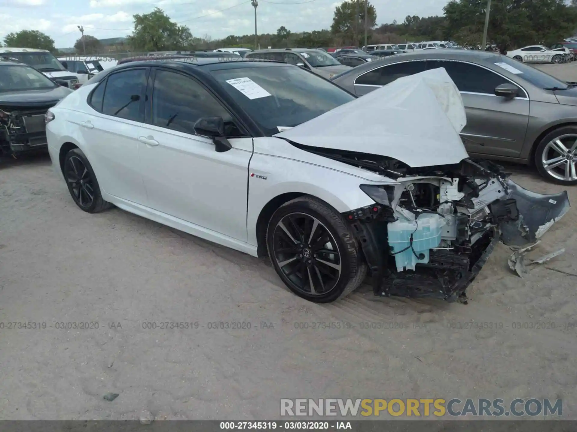 1 Photograph of a damaged car 4T1K61AK0LU303138 TOYOTA CAMRY 2020