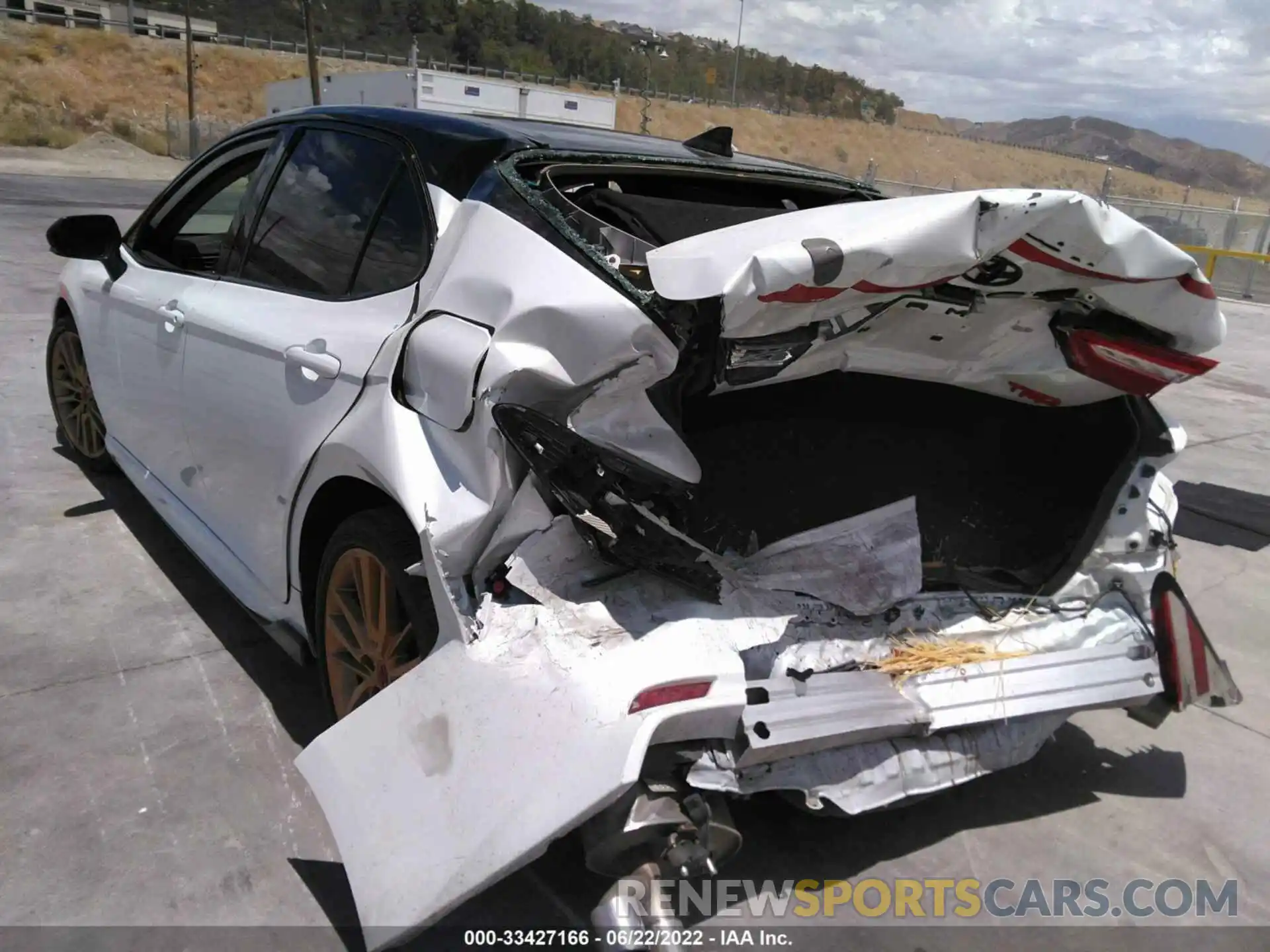 6 Photograph of a damaged car 4T1K61AK0LU304760 TOYOTA CAMRY 2020