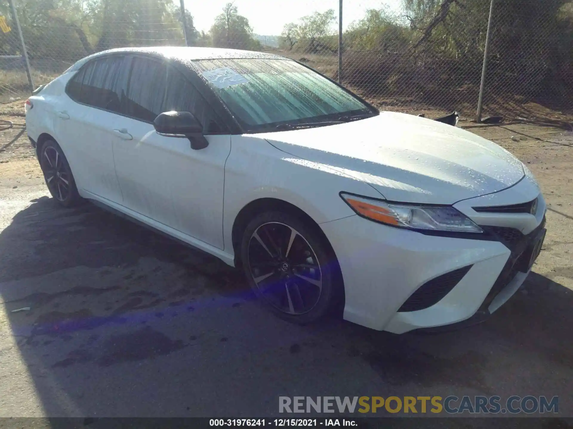 1 Photograph of a damaged car 4T1K61AK0LU306587 TOYOTA CAMRY 2020