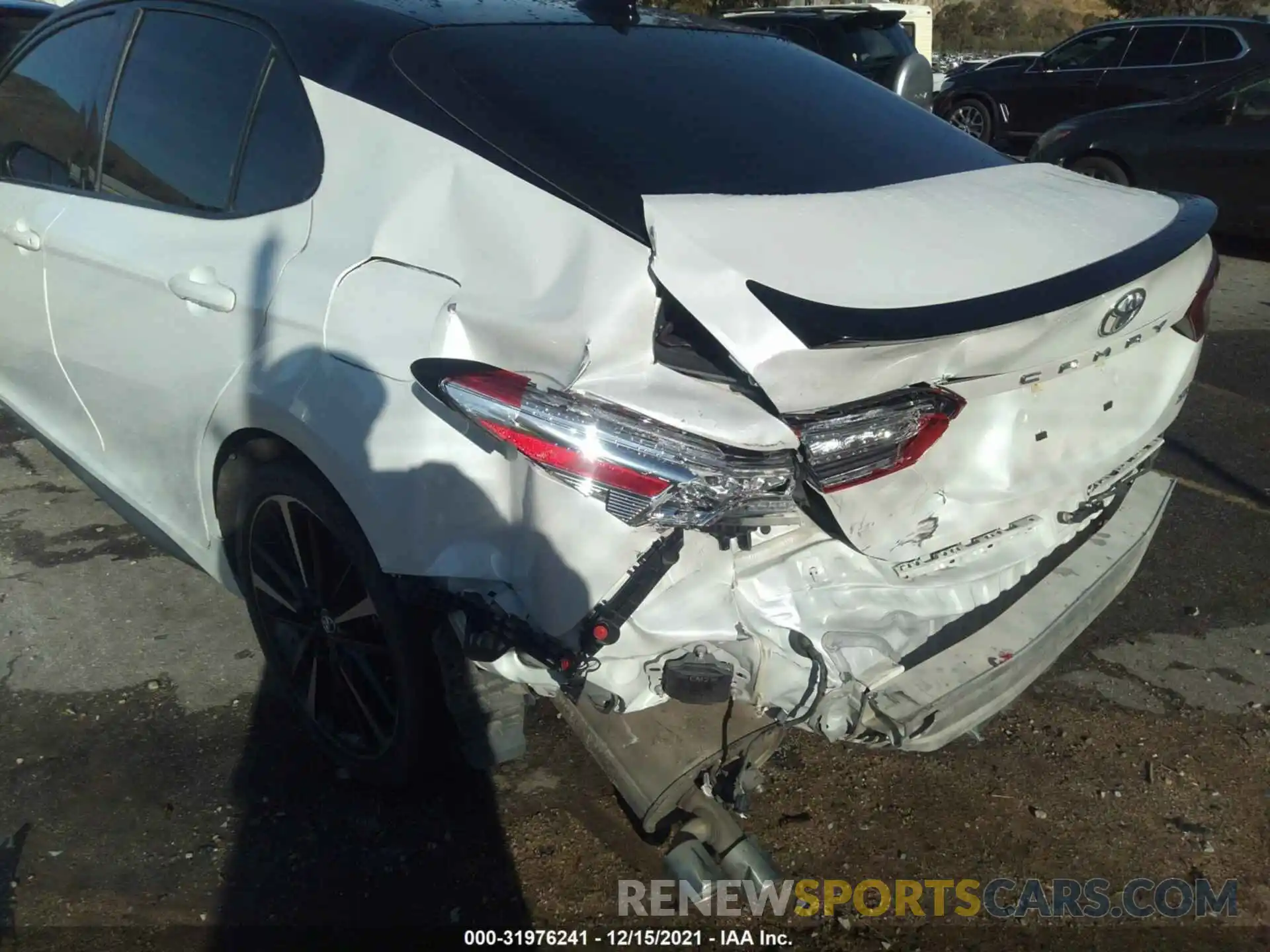 6 Photograph of a damaged car 4T1K61AK0LU306587 TOYOTA CAMRY 2020