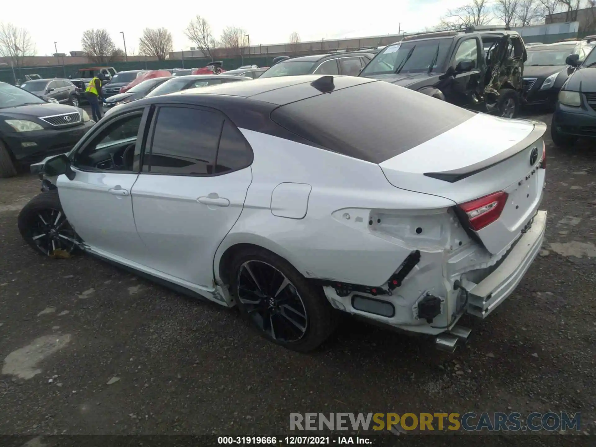 3 Photograph of a damaged car 4T1K61AK0LU317024 TOYOTA CAMRY 2020