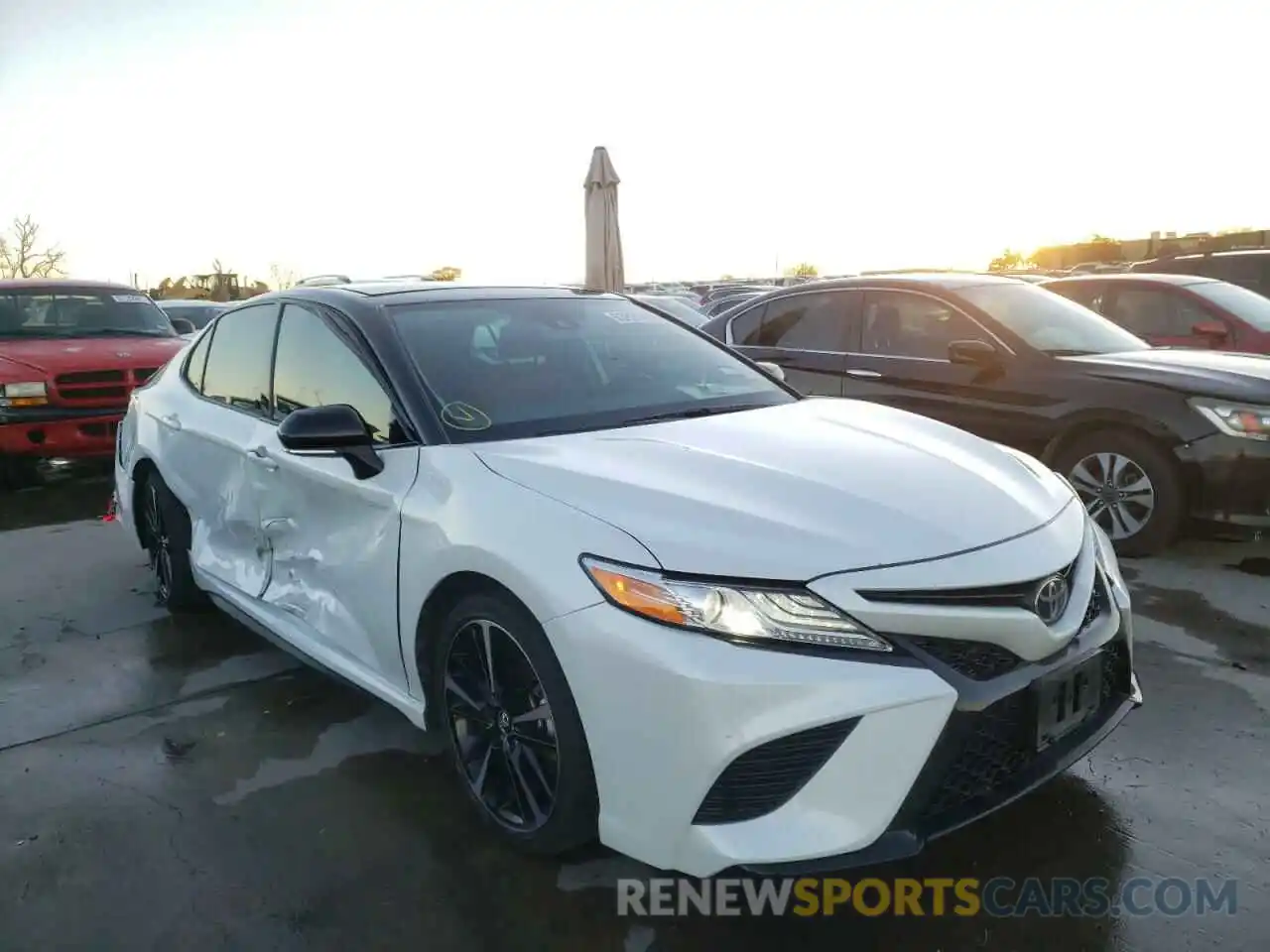 1 Photograph of a damaged car 4T1K61AK0LU321803 TOYOTA CAMRY 2020