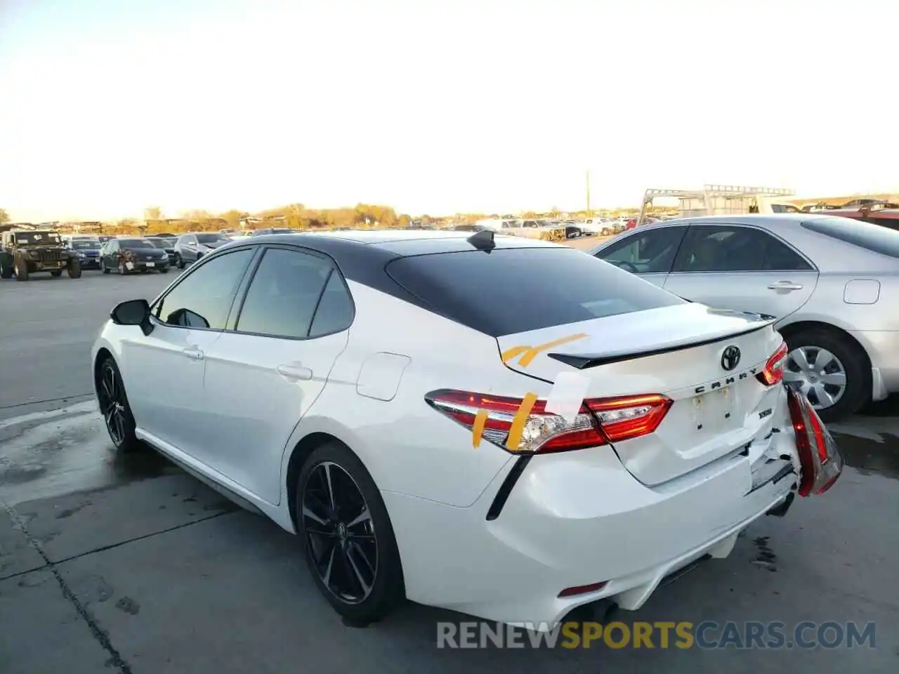 3 Photograph of a damaged car 4T1K61AK0LU321803 TOYOTA CAMRY 2020