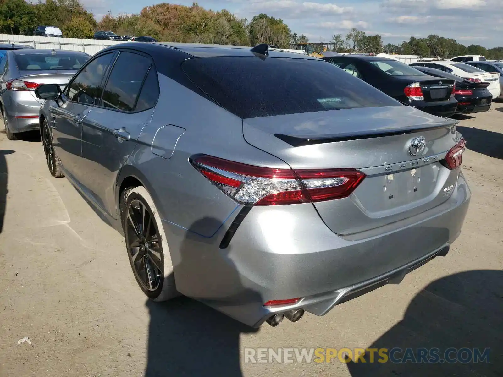 3 Photograph of a damaged car 4T1K61AK0LU324135 TOYOTA CAMRY 2020