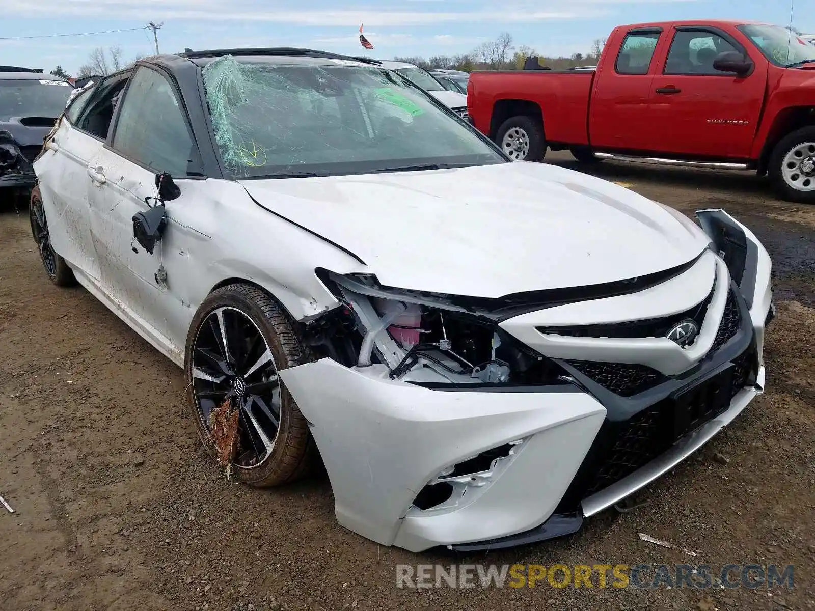 1 Photograph of a damaged car 4T1K61AK0LU332543 TOYOTA CAMRY 2020