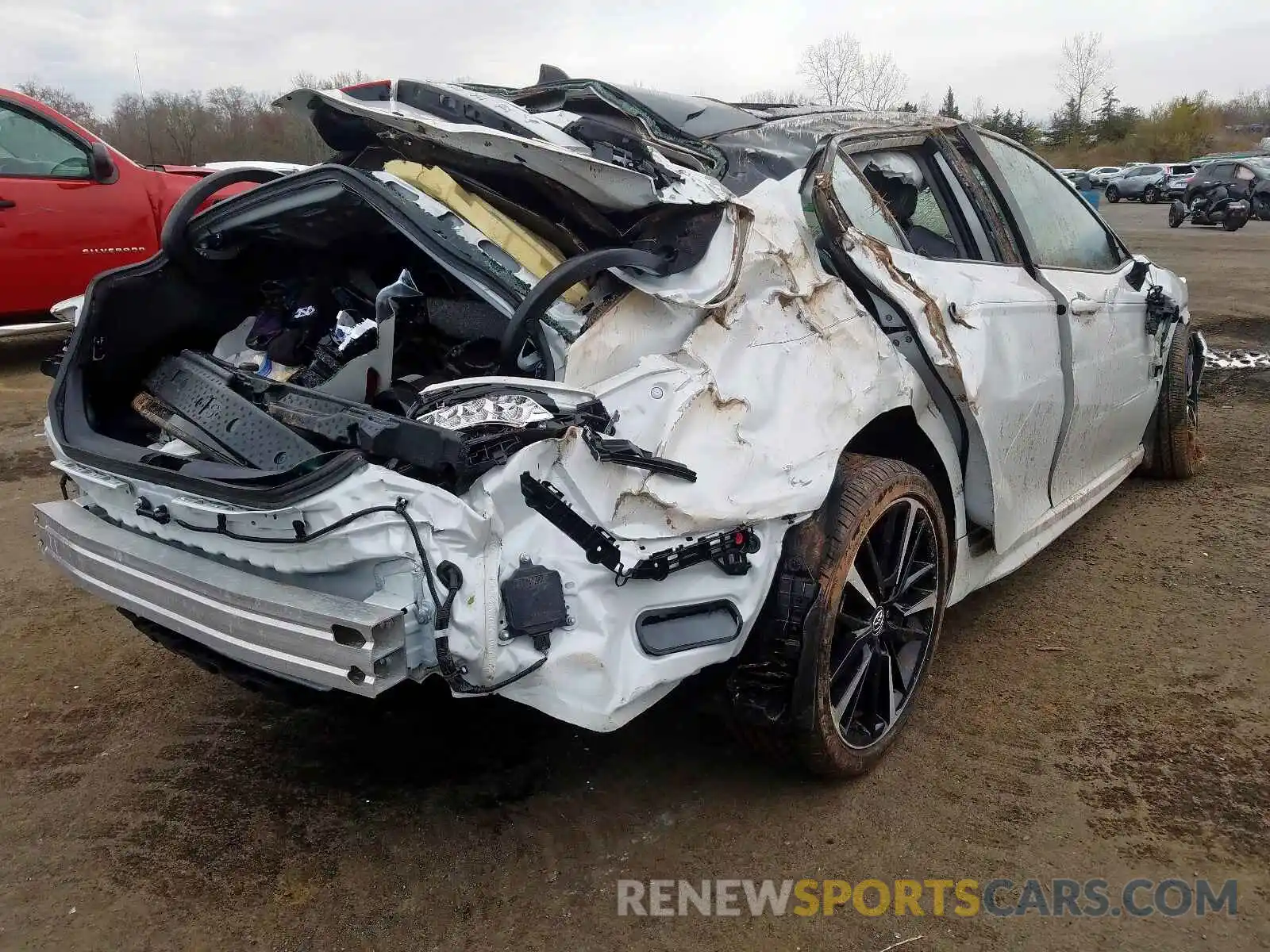 4 Photograph of a damaged car 4T1K61AK0LU332543 TOYOTA CAMRY 2020