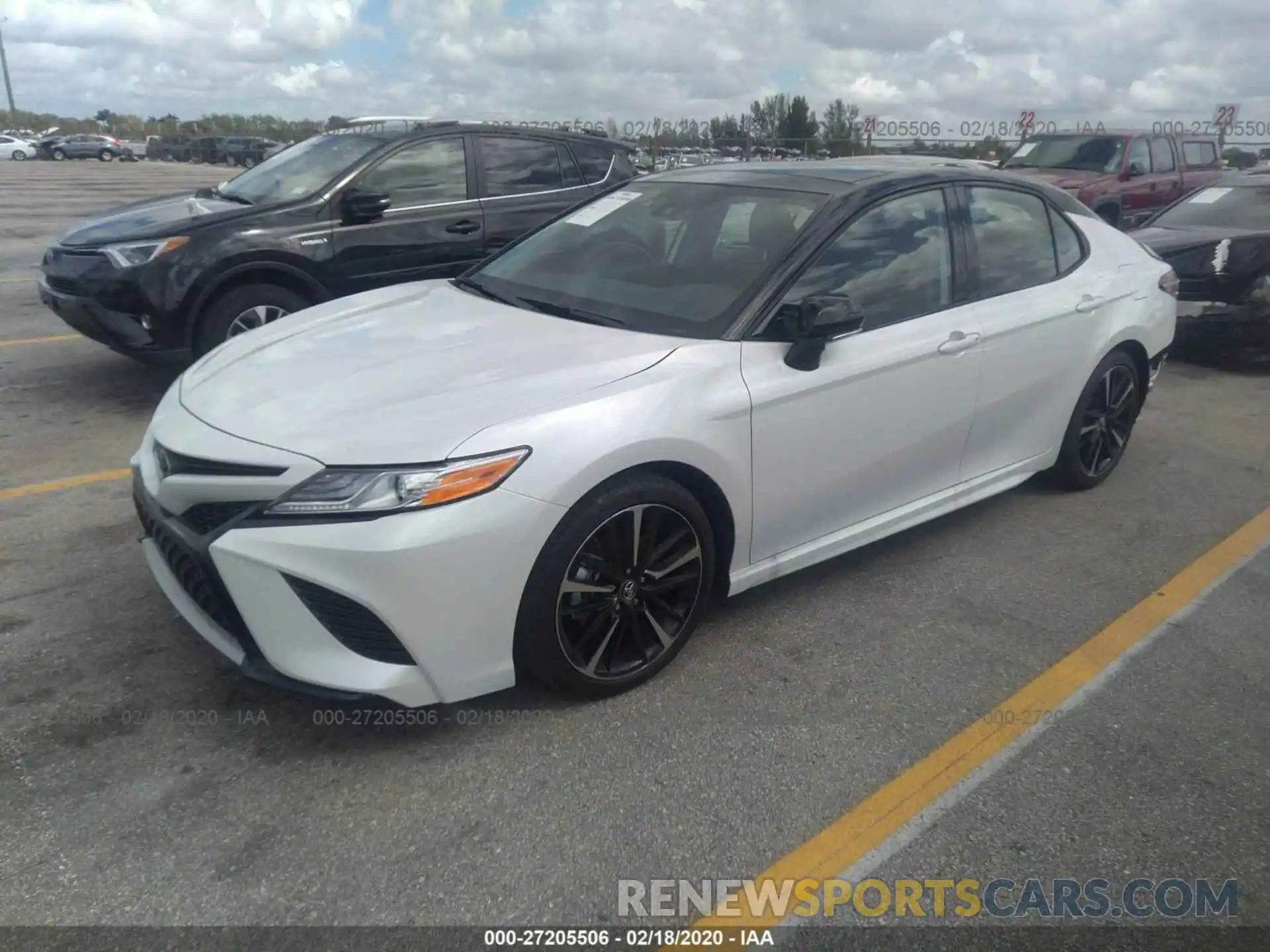 2 Photograph of a damaged car 4T1K61AK0LU335913 TOYOTA CAMRY 2020