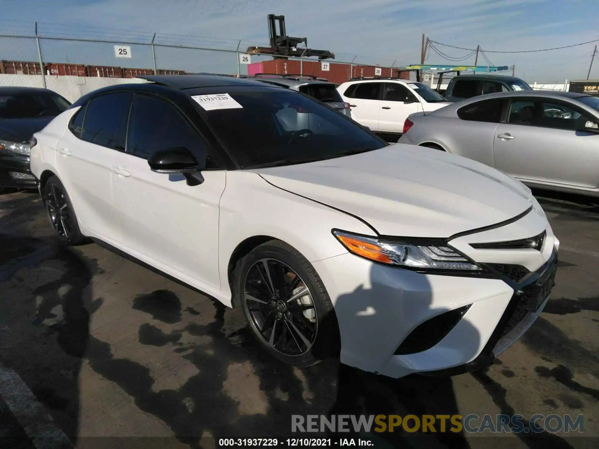 1 Photograph of a damaged car 4T1K61AK0LU368457 TOYOTA CAMRY 2020