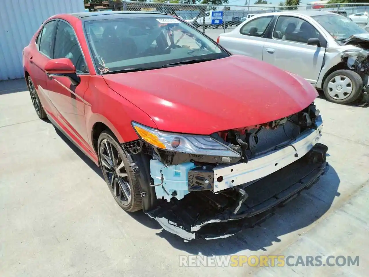 1 Photograph of a damaged car 4T1K61AK0LU373450 TOYOTA CAMRY 2020