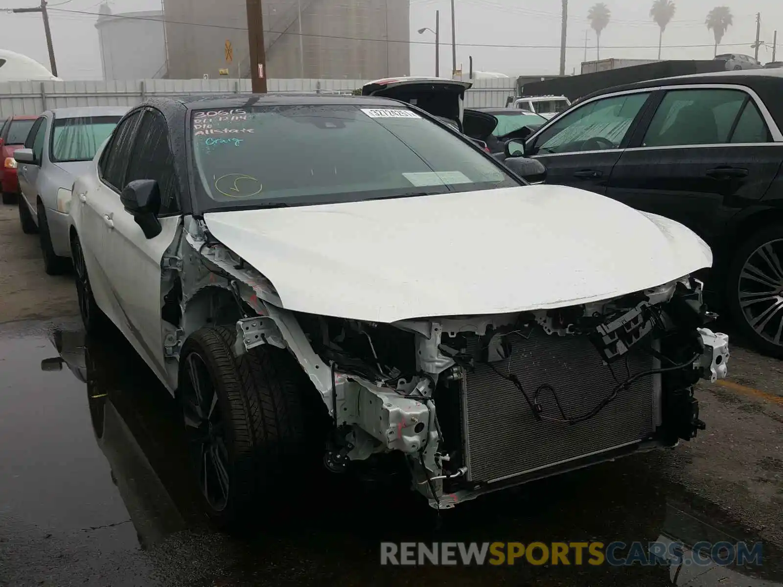 1 Photograph of a damaged car 4T1K61AK0LU374257 TOYOTA CAMRY 2020