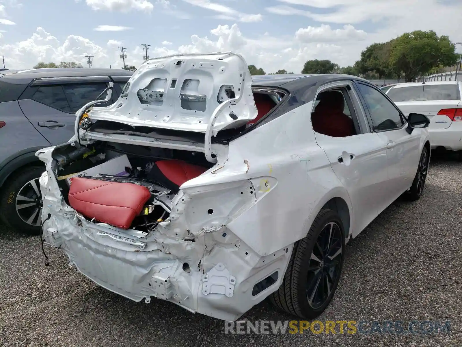 4 Photograph of a damaged car 4T1K61AK0LU378082 TOYOTA CAMRY 2020