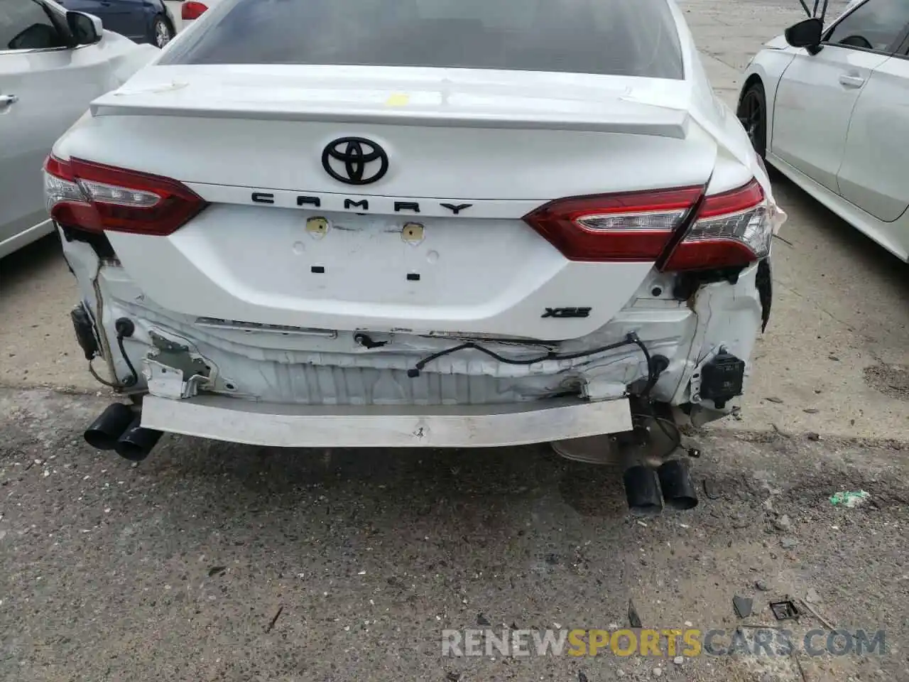 9 Photograph of a damaged car 4T1K61AK0LU385744 TOYOTA CAMRY 2020