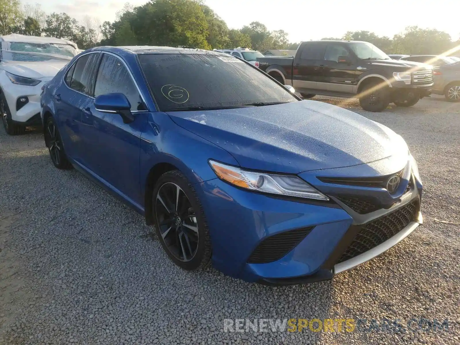 1 Photograph of a damaged car 4T1K61AK0LU400498 TOYOTA CAMRY 2020