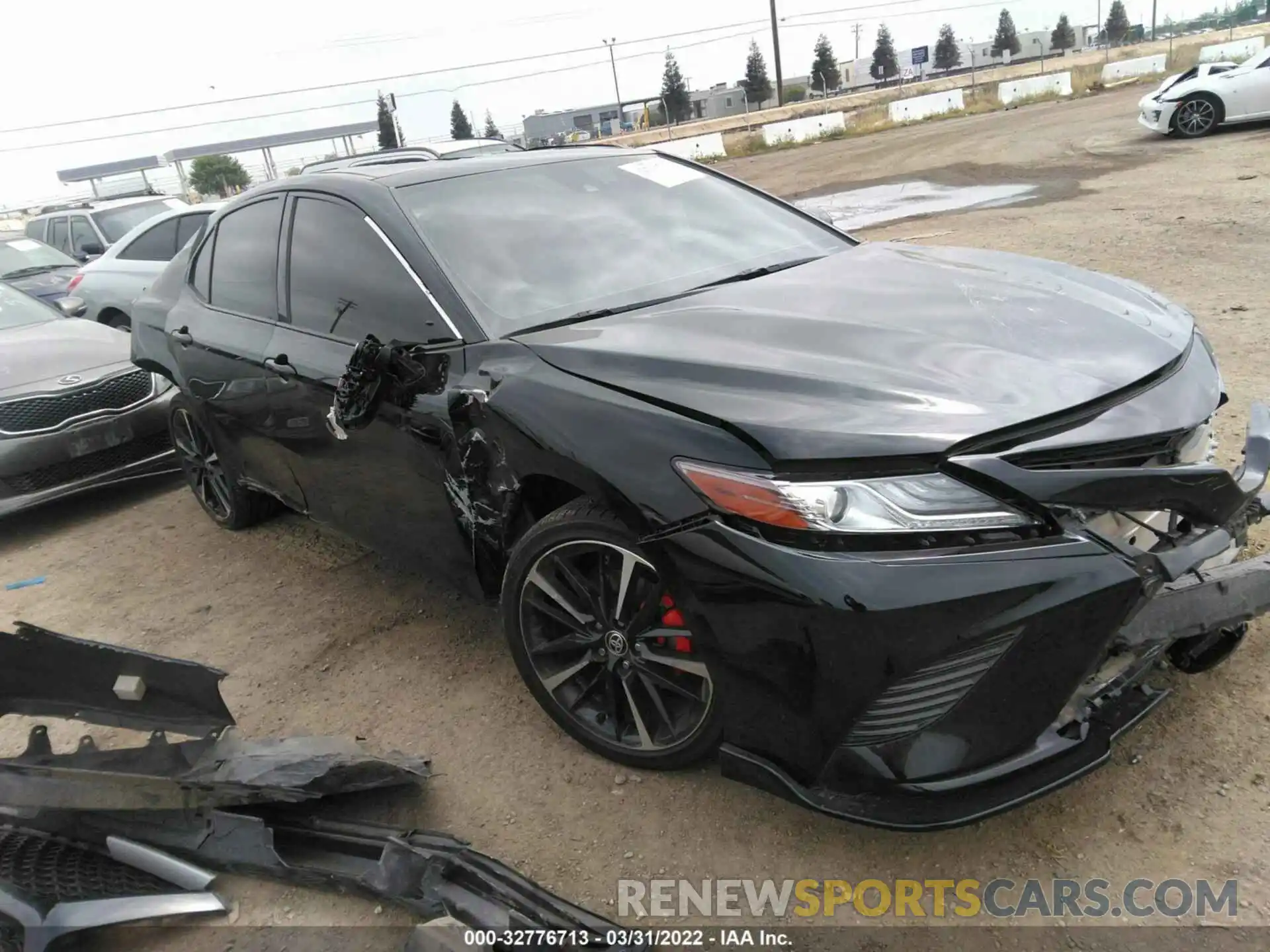 1 Photograph of a damaged car 4T1K61AK0LU401845 TOYOTA CAMRY 2020