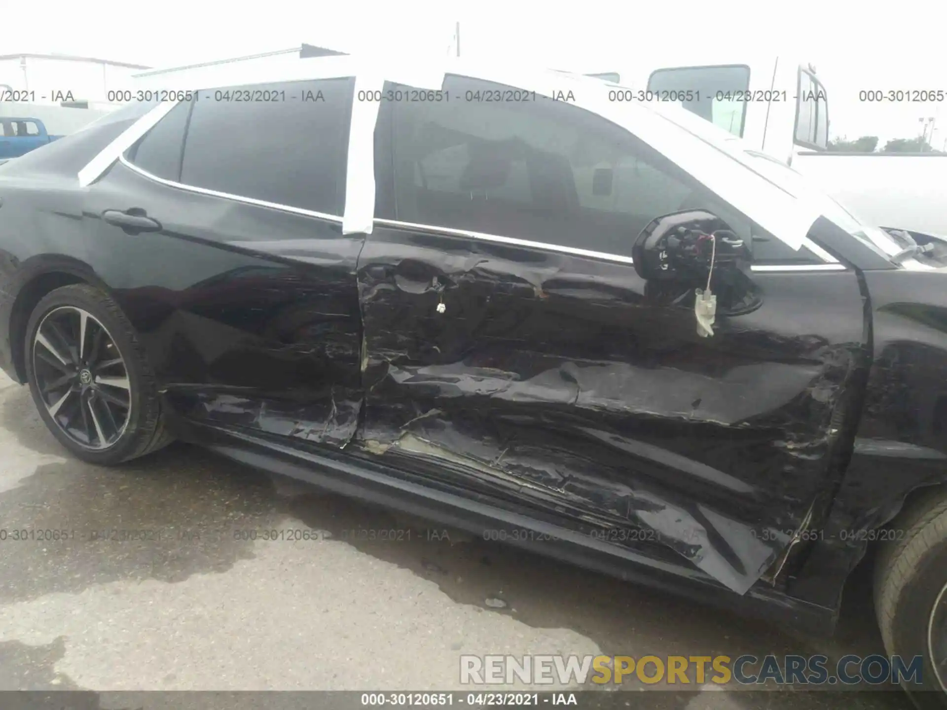 6 Photograph of a damaged car 4T1K61AK0LU502724 TOYOTA CAMRY 2020