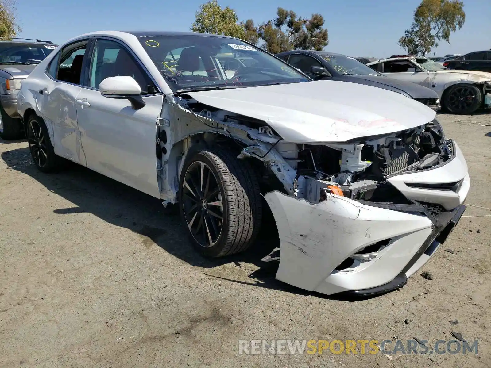 1 Photograph of a damaged car 4T1K61AK0LU877285 TOYOTA CAMRY 2020