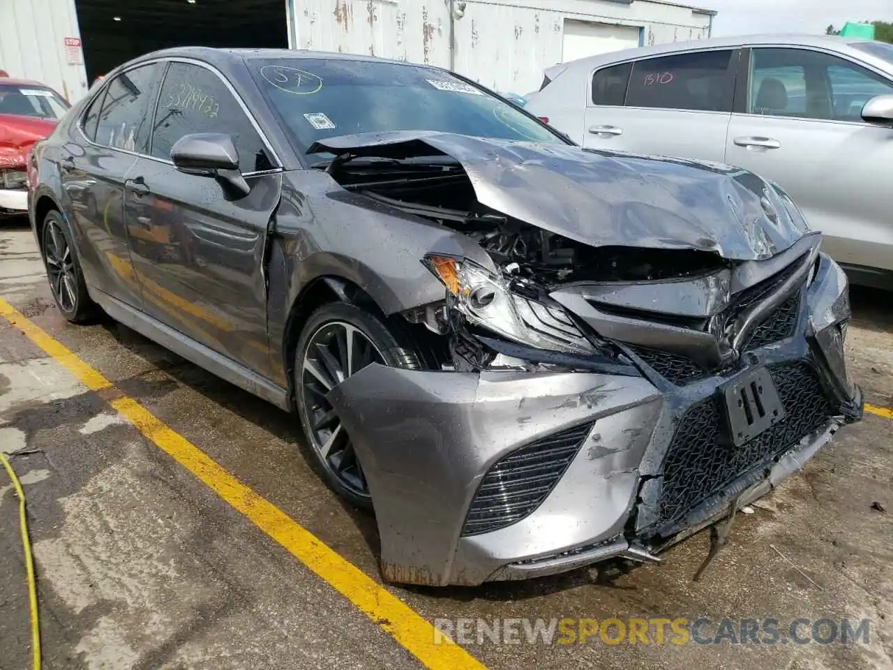 1 Photograph of a damaged car 4T1K61AK0LU881725 TOYOTA CAMRY 2020