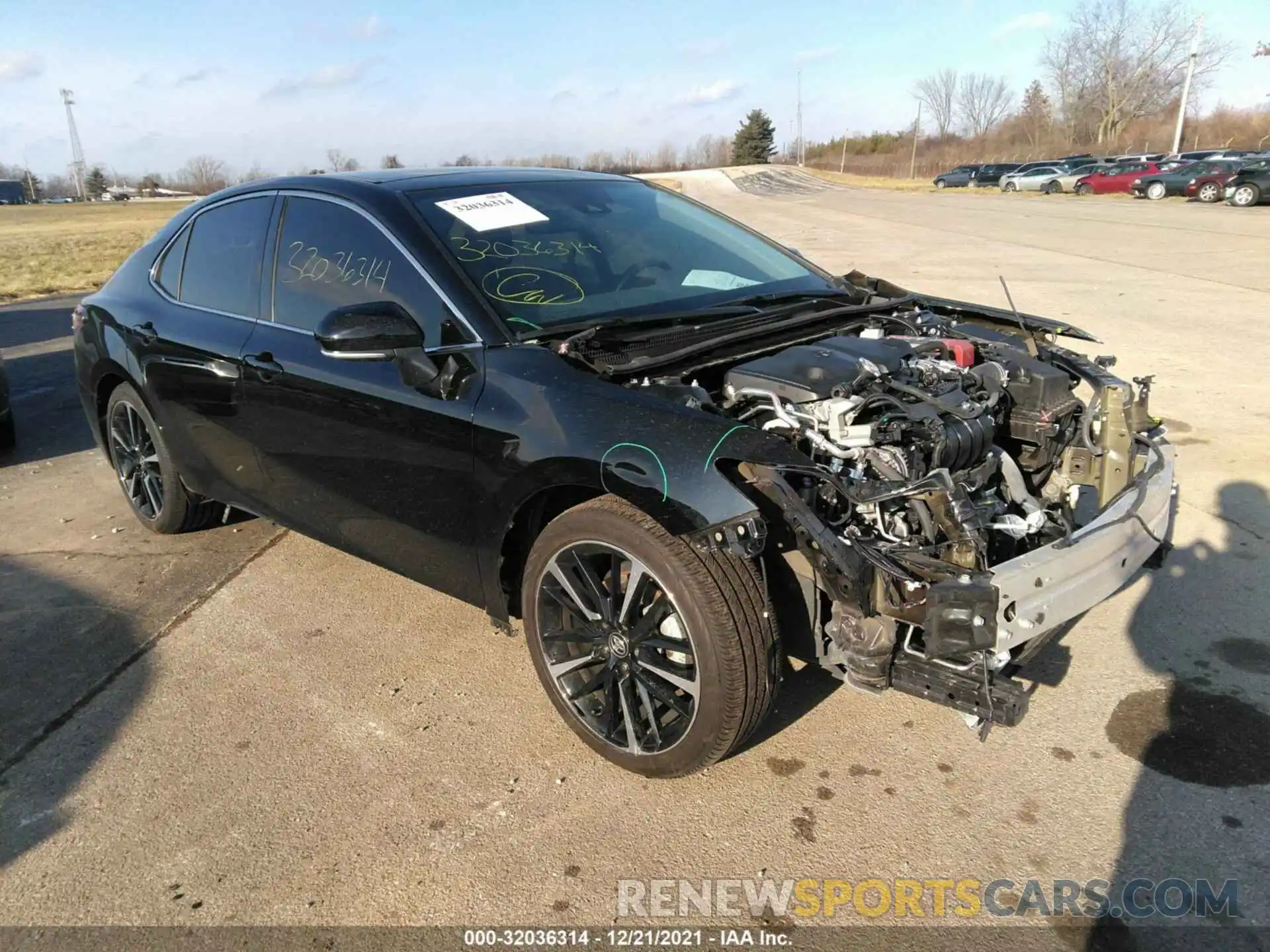 1 Photograph of a damaged car 4T1K61AK0LU923679 TOYOTA CAMRY 2020