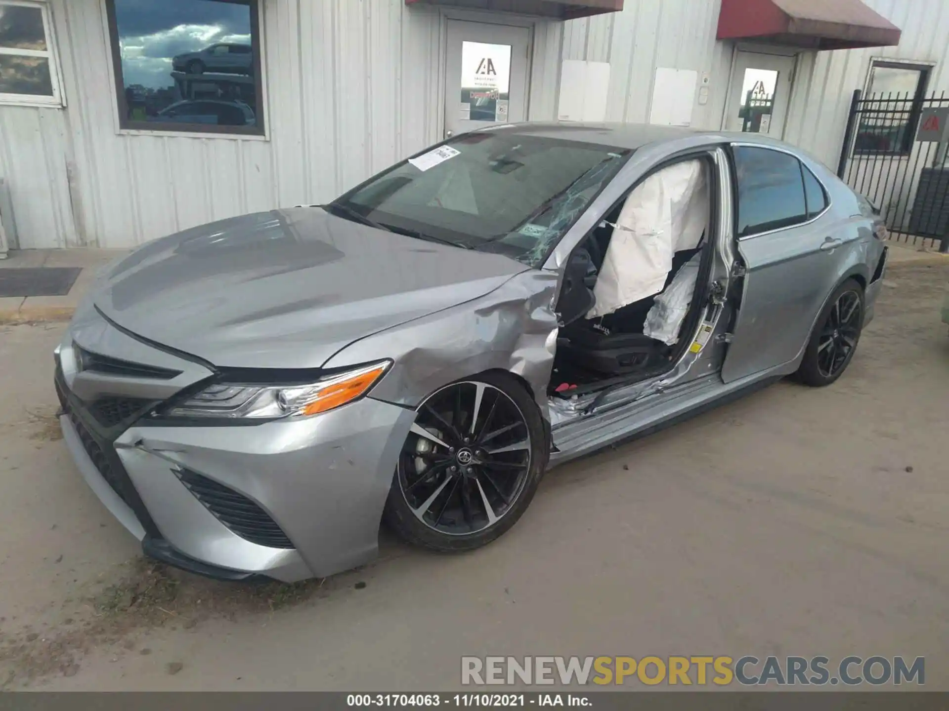 2 Photograph of a damaged car 4T1K61AK0LU932740 TOYOTA CAMRY 2020