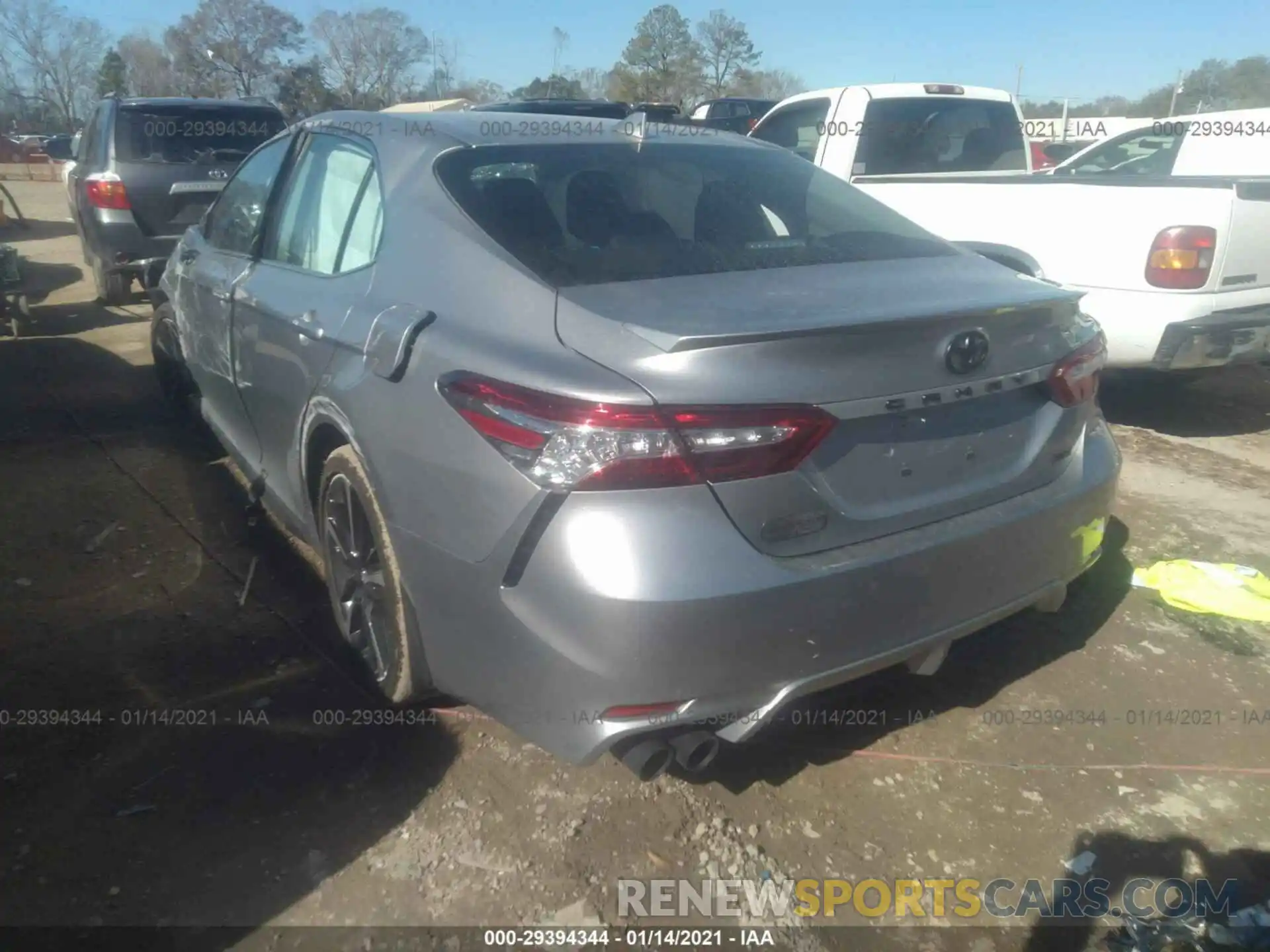 3 Photograph of a damaged car 4T1K61AK0LU937114 TOYOTA CAMRY 2020