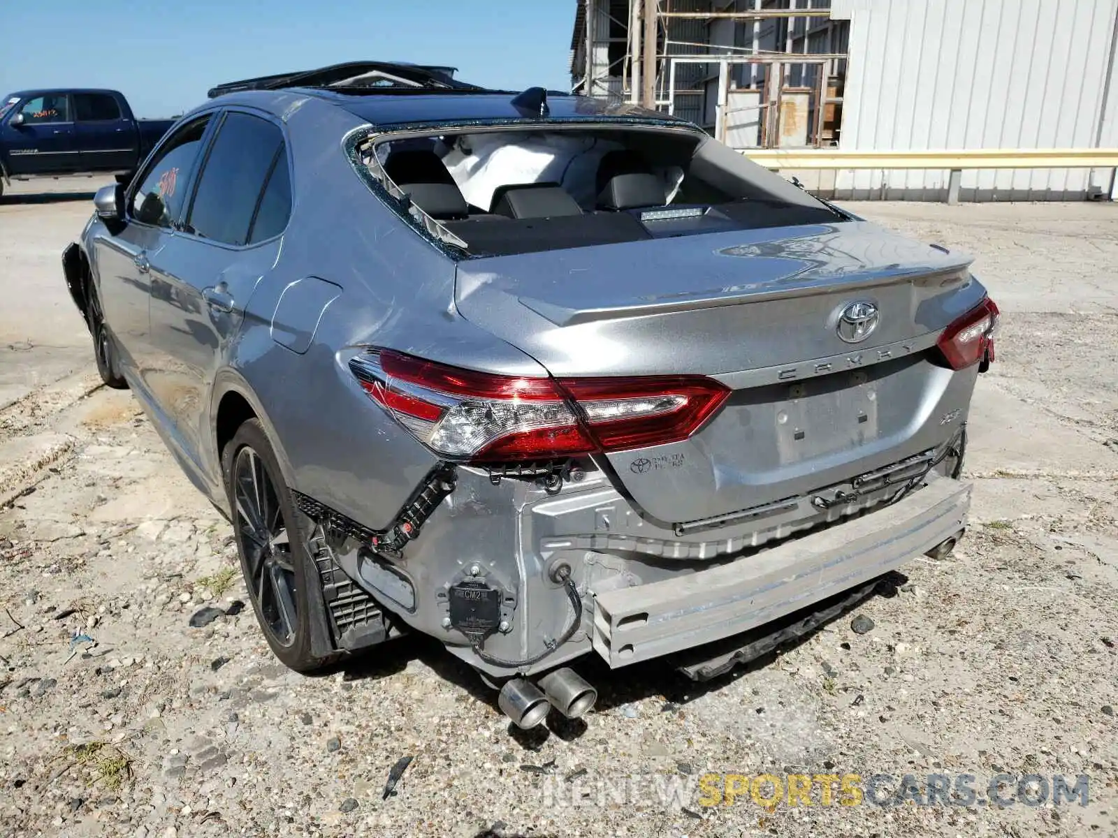 3 Photograph of a damaged car 4T1K61AK0LU943222 TOYOTA CAMRY 2020