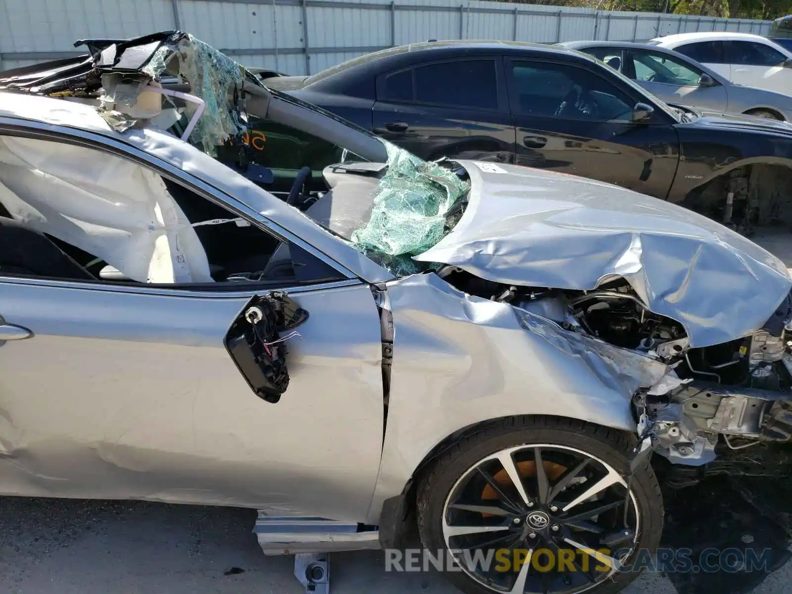 9 Photograph of a damaged car 4T1K61AK0LU943222 TOYOTA CAMRY 2020