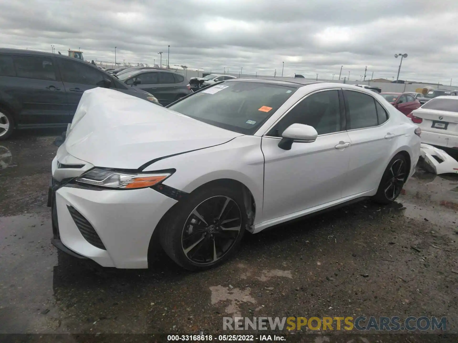 2 Photograph of a damaged car 4T1K61AK0LU962398 TOYOTA CAMRY 2020