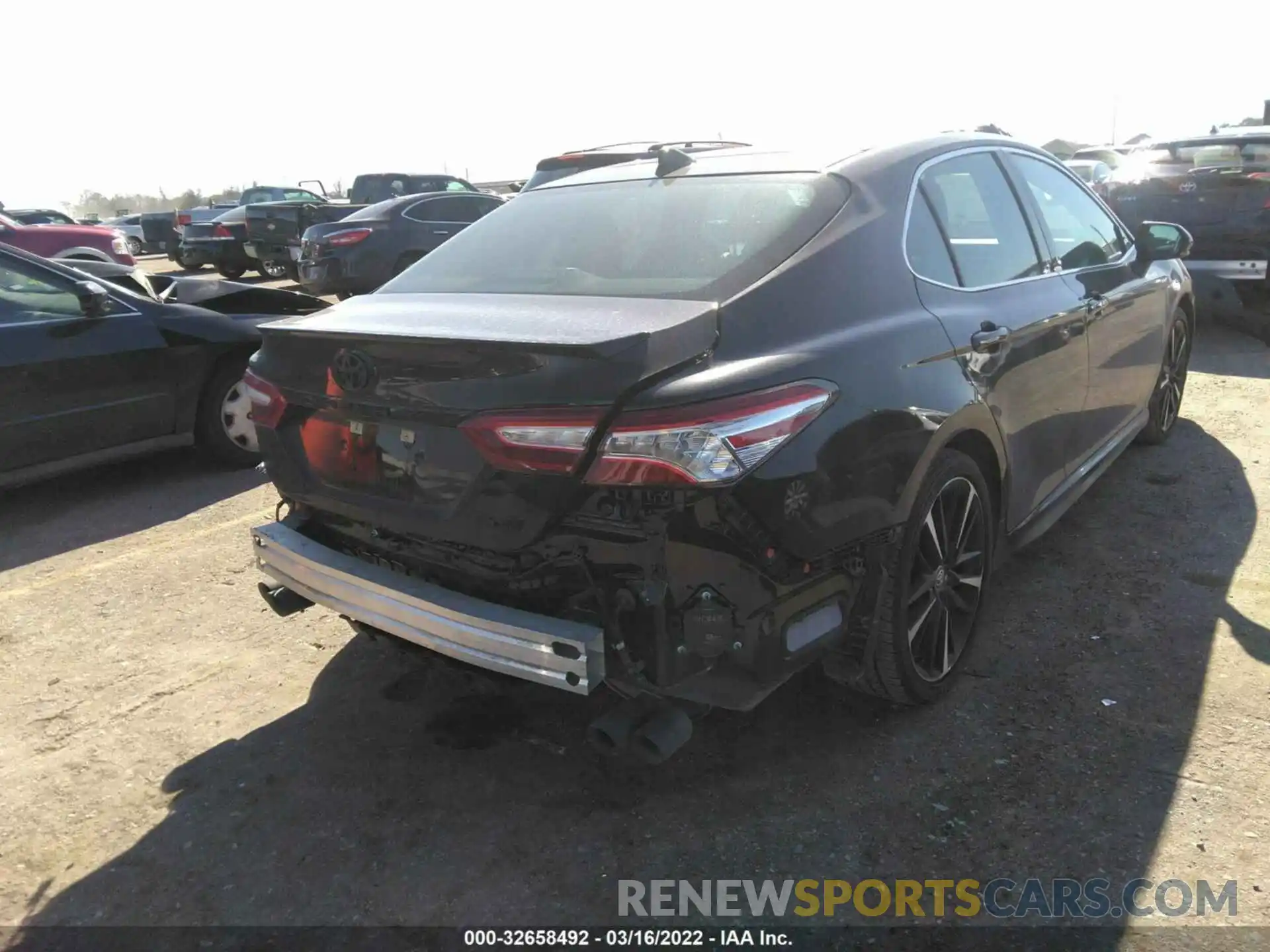 4 Photograph of a damaged car 4T1K61AK0LU963986 TOYOTA CAMRY 2020